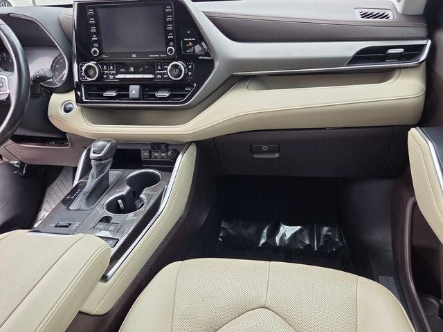Used 2020 Toyota Highlander Limited FWD image 40