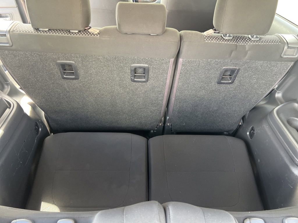 Used 2017 Mitsubishi Outlander SE image 28