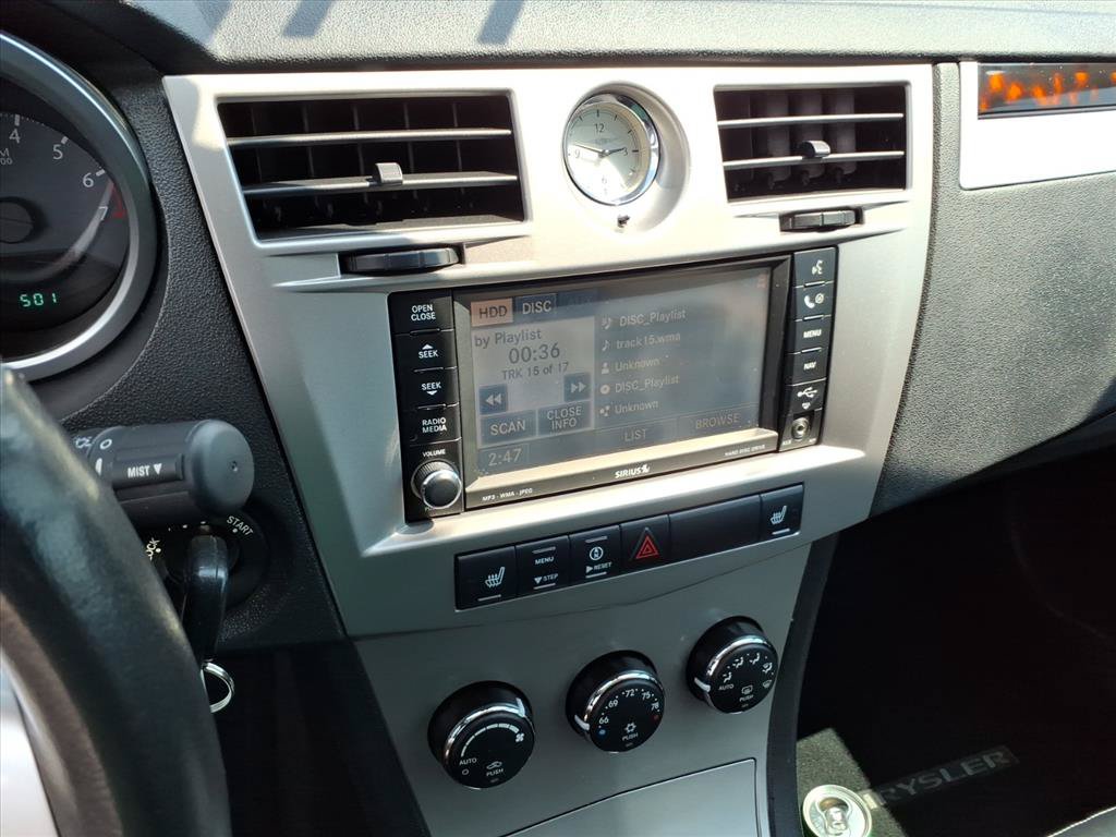 Used 2010 Chrysler Sebring Limited FWD image 22