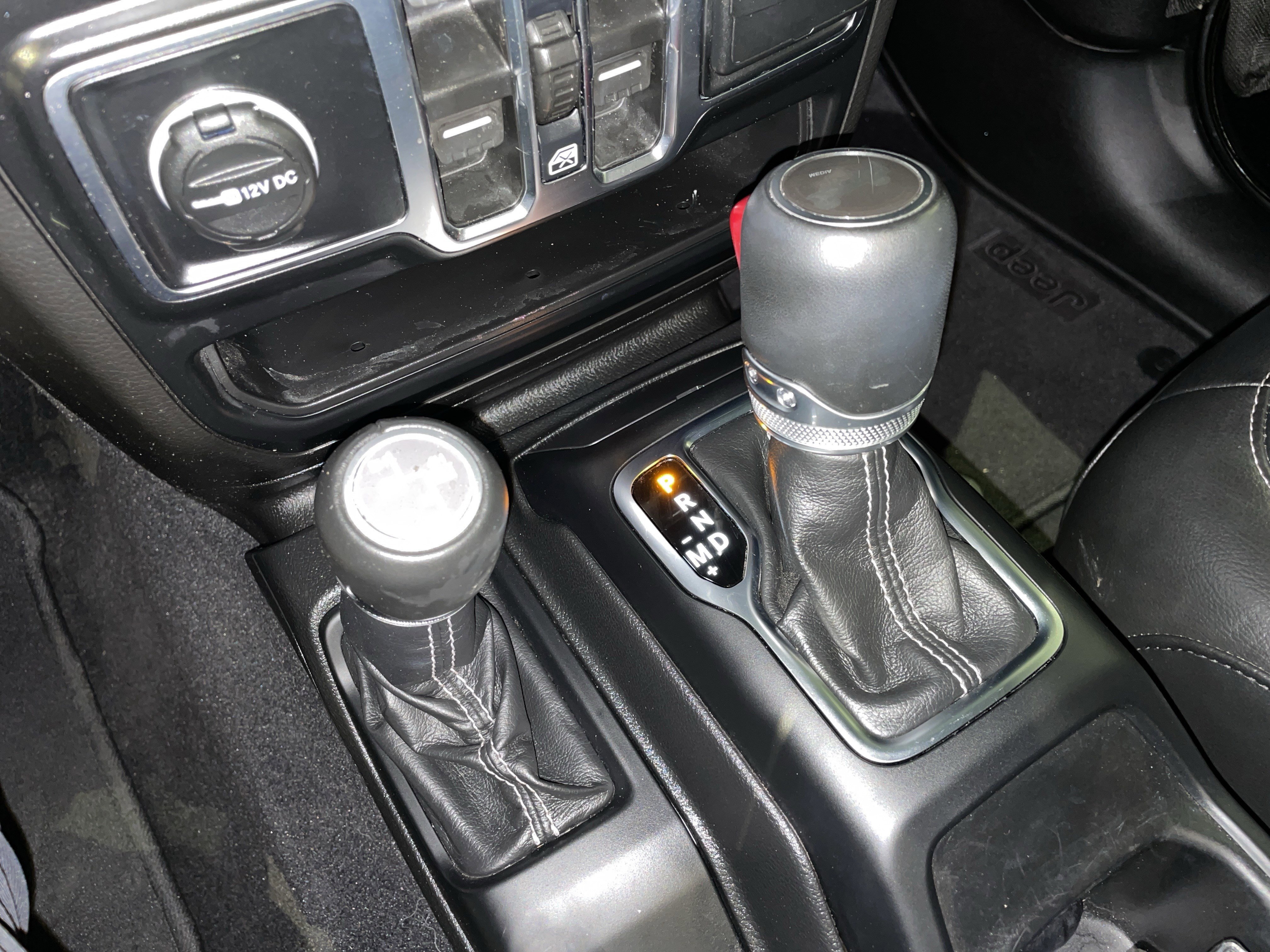 Used 2022 Jeep Wrangler Unlimited Sahara w/ Cold Weather Group image 29