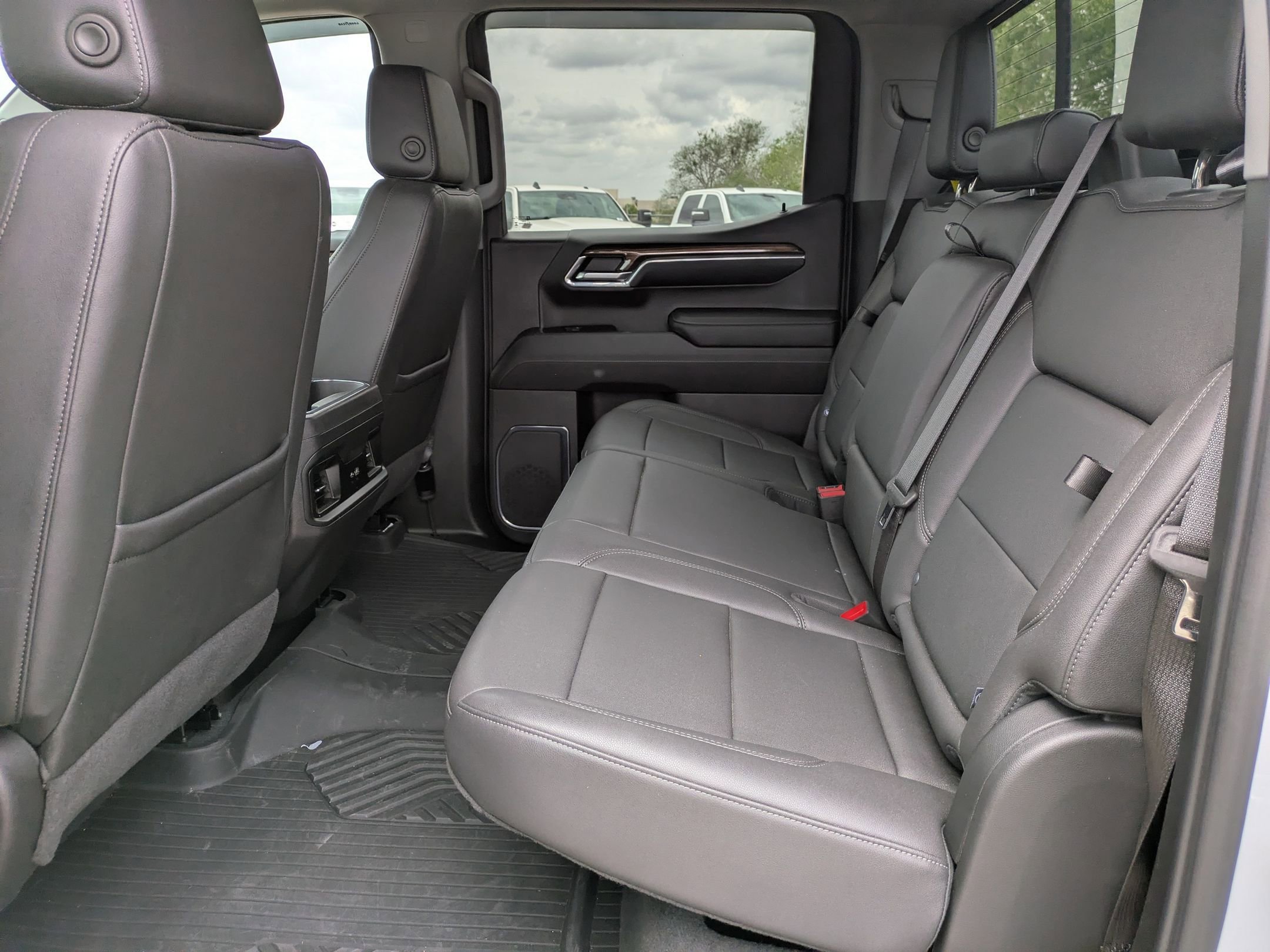 Used 2024 Chevrolet Silverado 1500 LT Trail Boss w/ LT Trail Boss Premium Package image 13