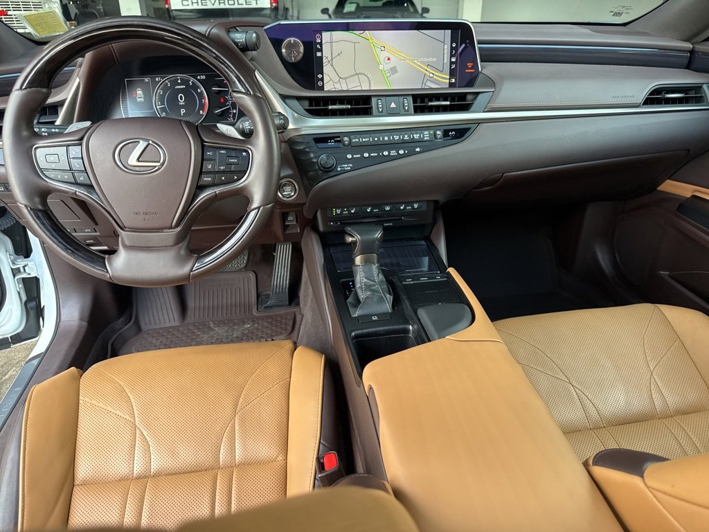 Used 2020 Lexus ES 350 Ultra Luxury image 10
