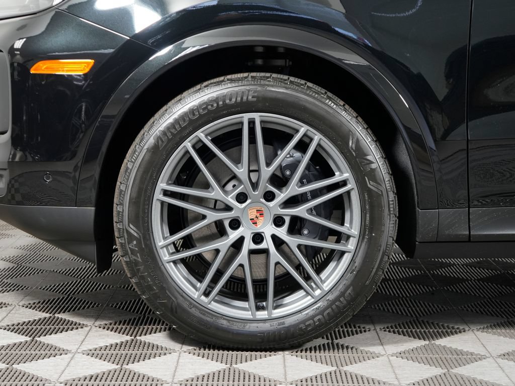 New 2026 Porsche Cayenne Coupe AWD/4WD image 13