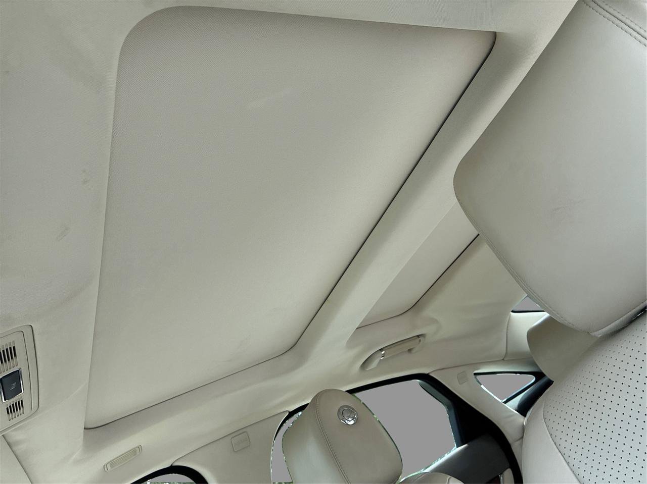 Used 2013 Jaguar XJ w/ Front Seat Comfort Pkg RWD image 25