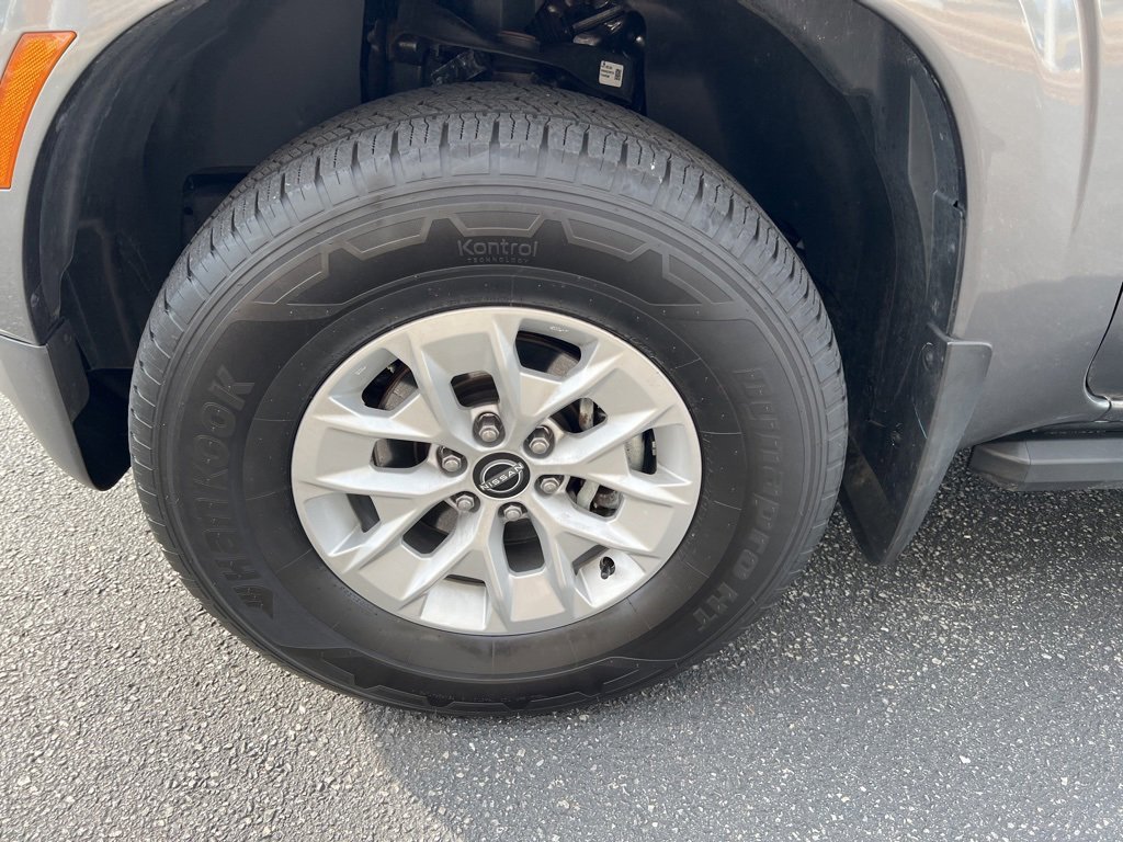 Used 2024 Nissan Frontier SV w/ Technology Package image 40