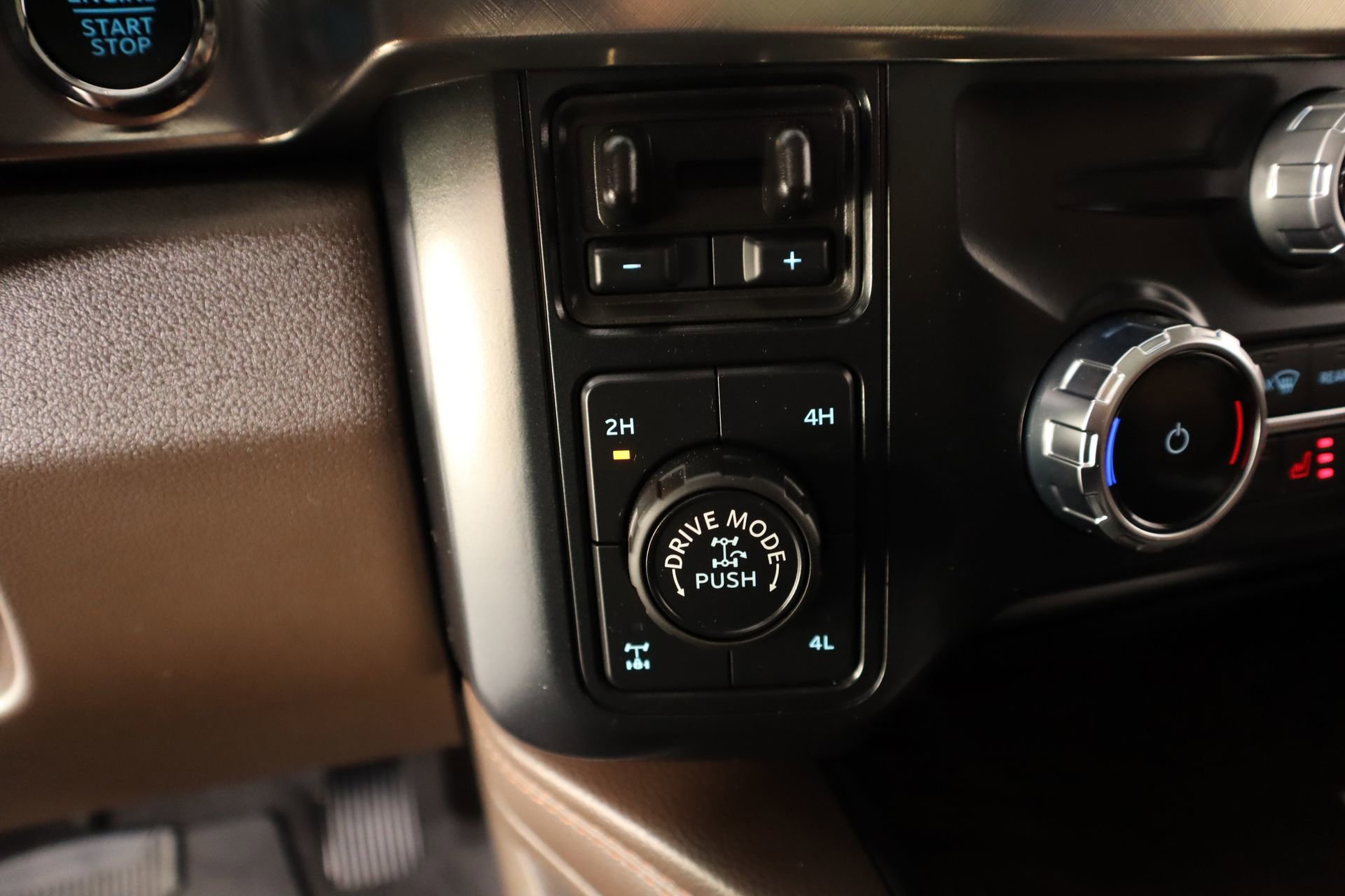 Used 2026 Ford F250 King Ranch w/ Tremor Off-Road Package image 9