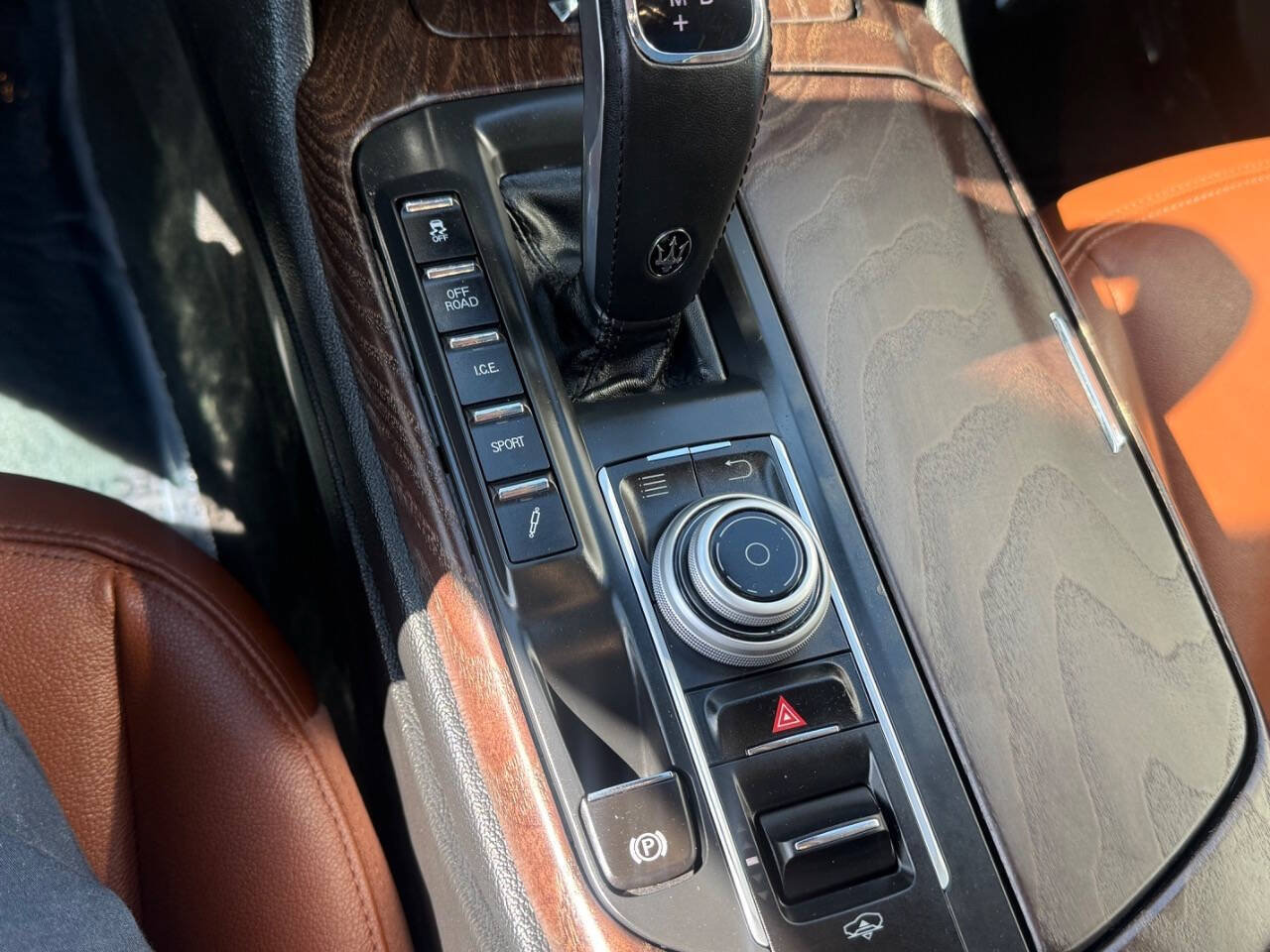 Used 2019 Maserati Levante AWD/4WD image 13