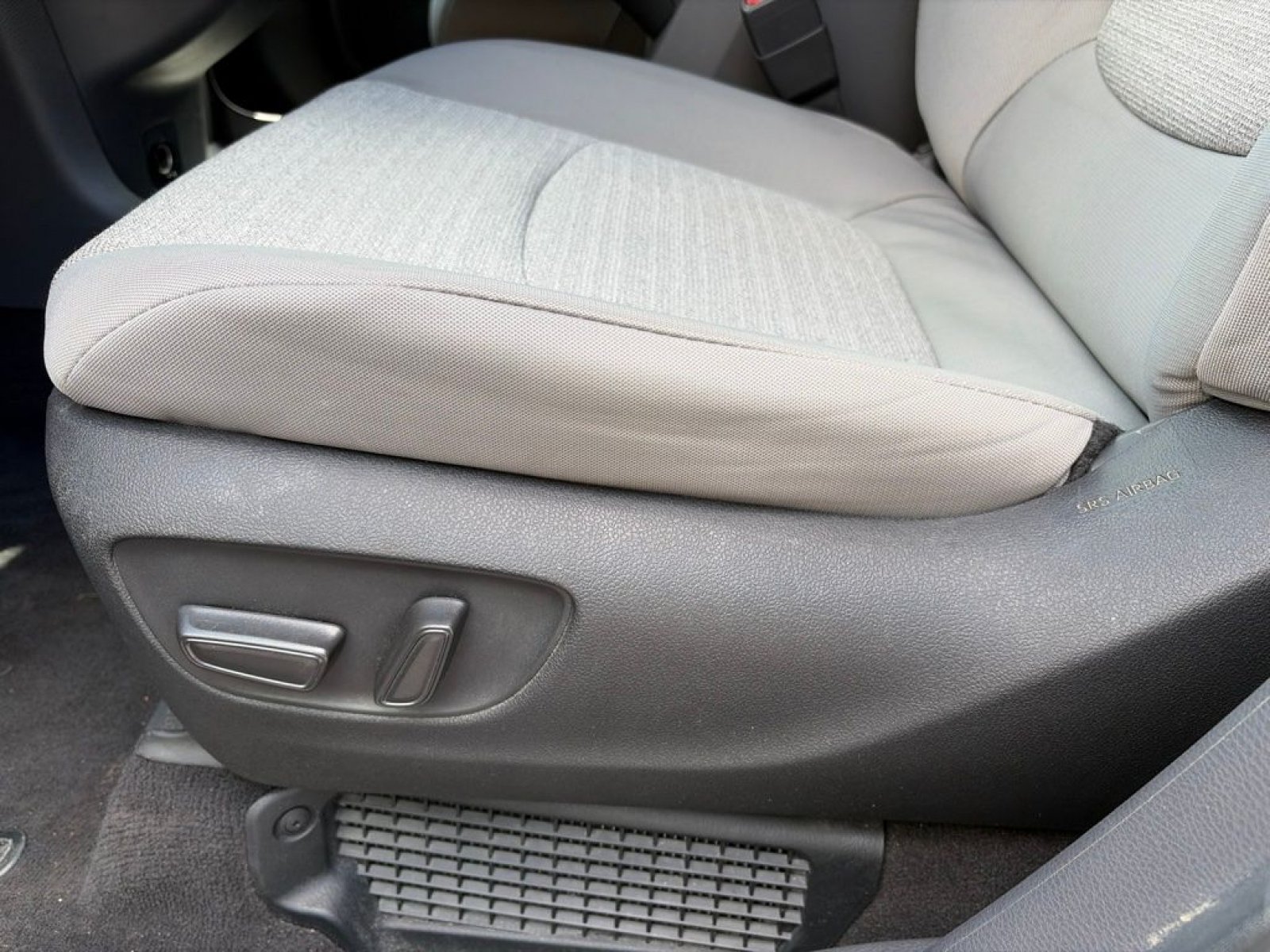 Used 2024 Toyota Sienna LE AWD/4WD image 13