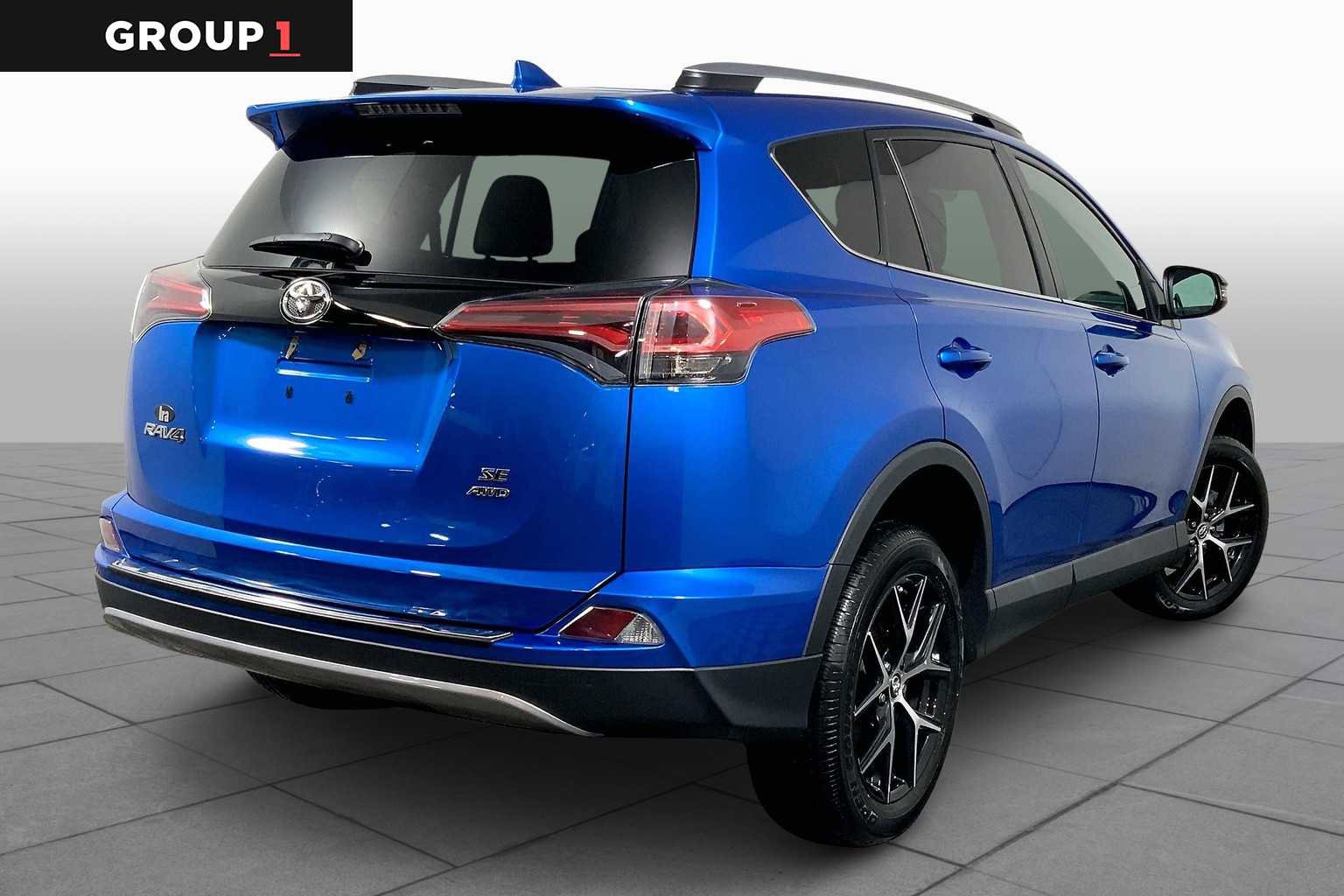 Used 2017 Toyota RAV4 SE image 12