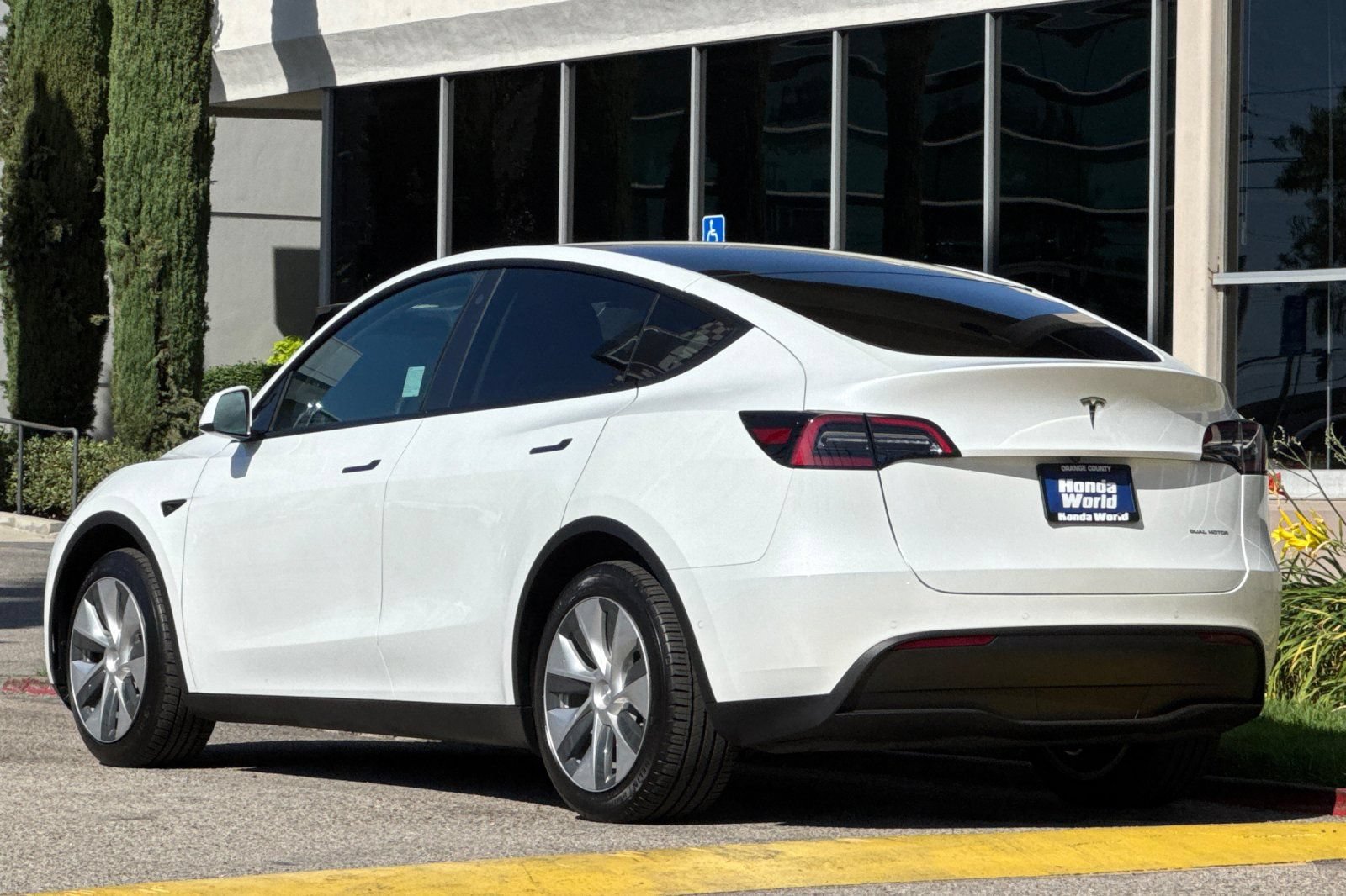 Used 2021 Tesla Model Y Long Range AWD/4WD image 6