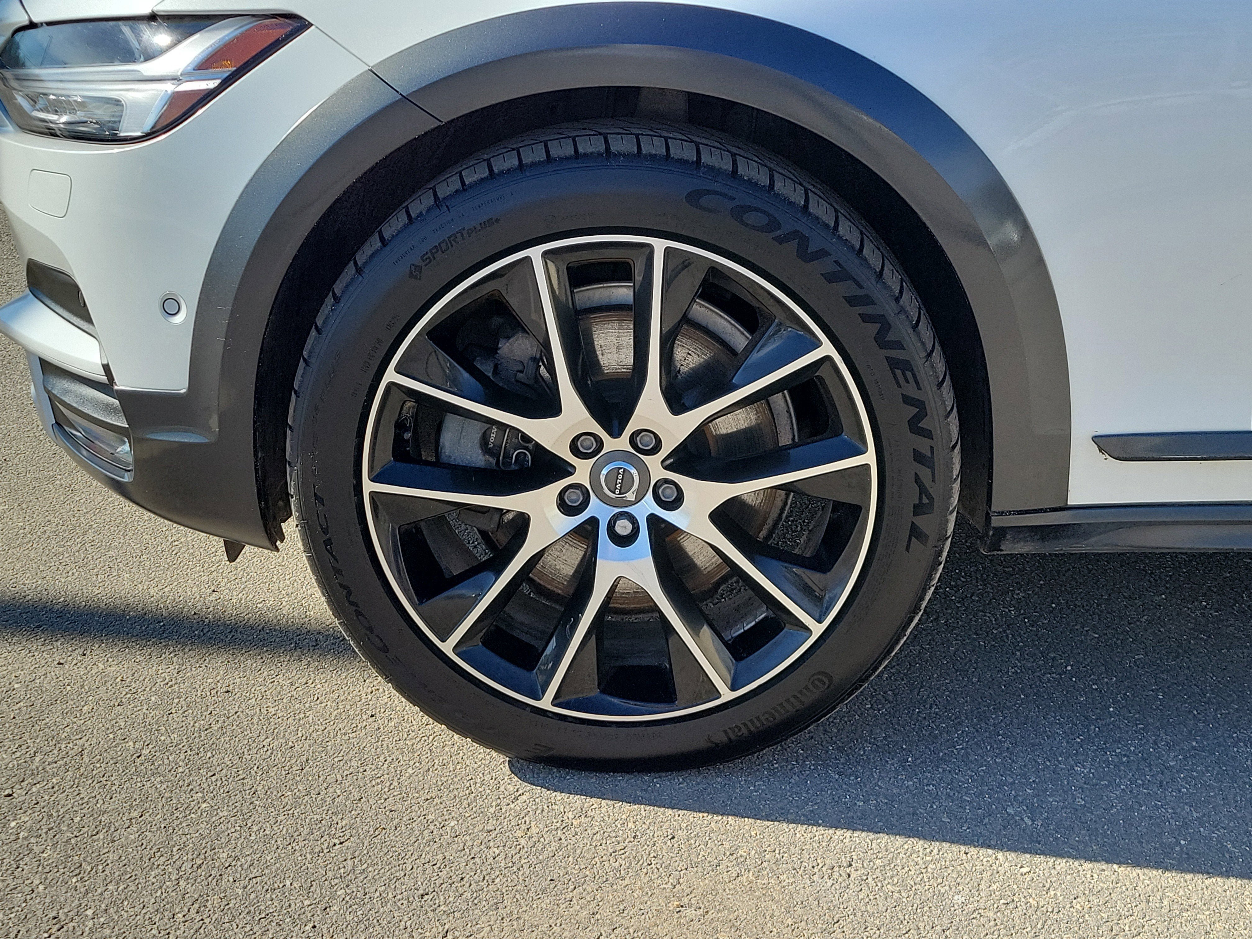 Used 2019 Volvo V90 T6 Cross Country w/ Advanced Package AWD/4WD image 11