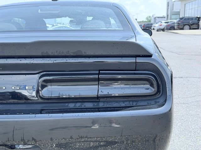 Used 2018 Dodge Challenger R/T w/ Blacktop Package RWD image 8