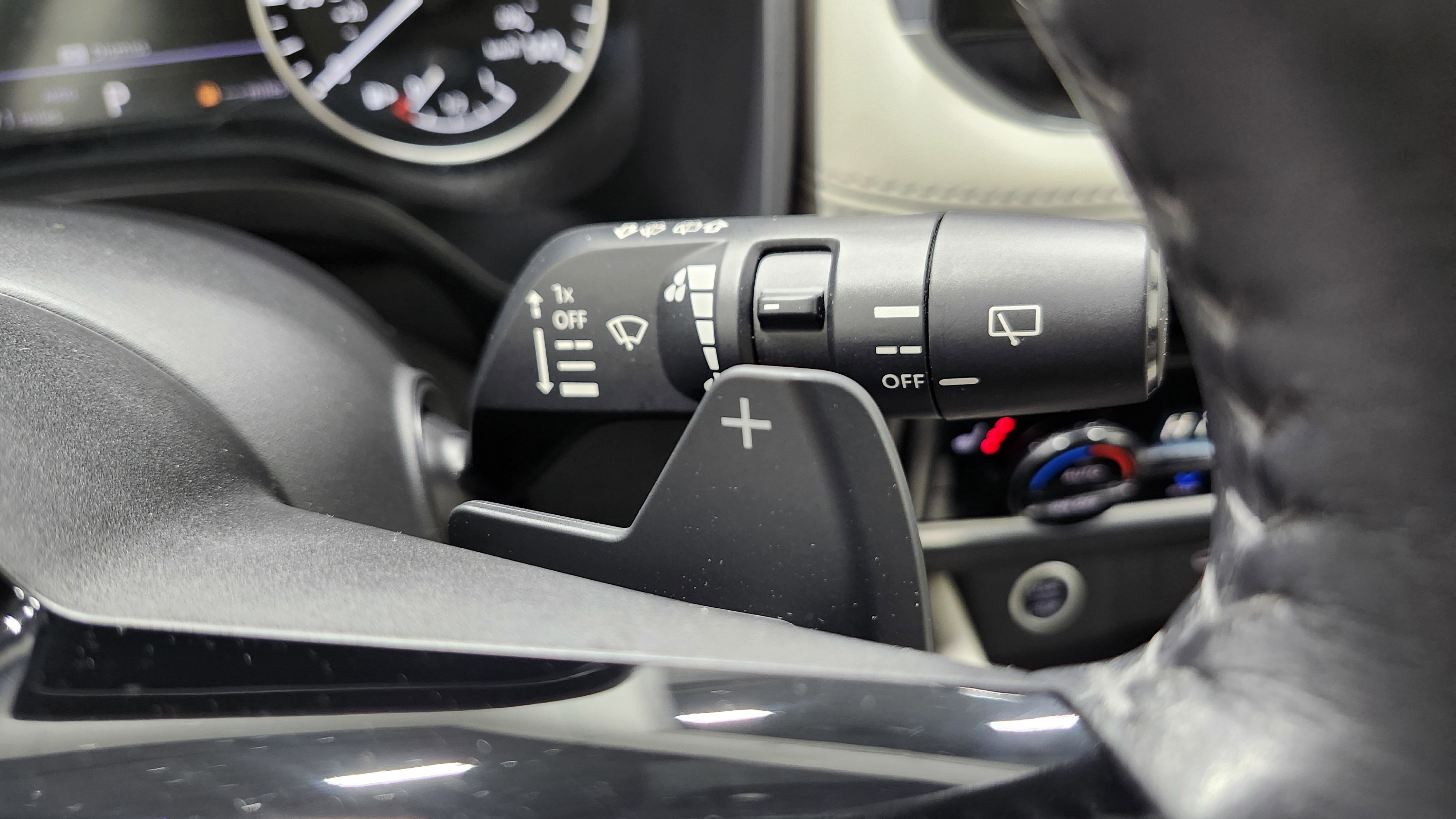 Used 2023 Nissan Rogue SL w/ SL Premium Package image 42