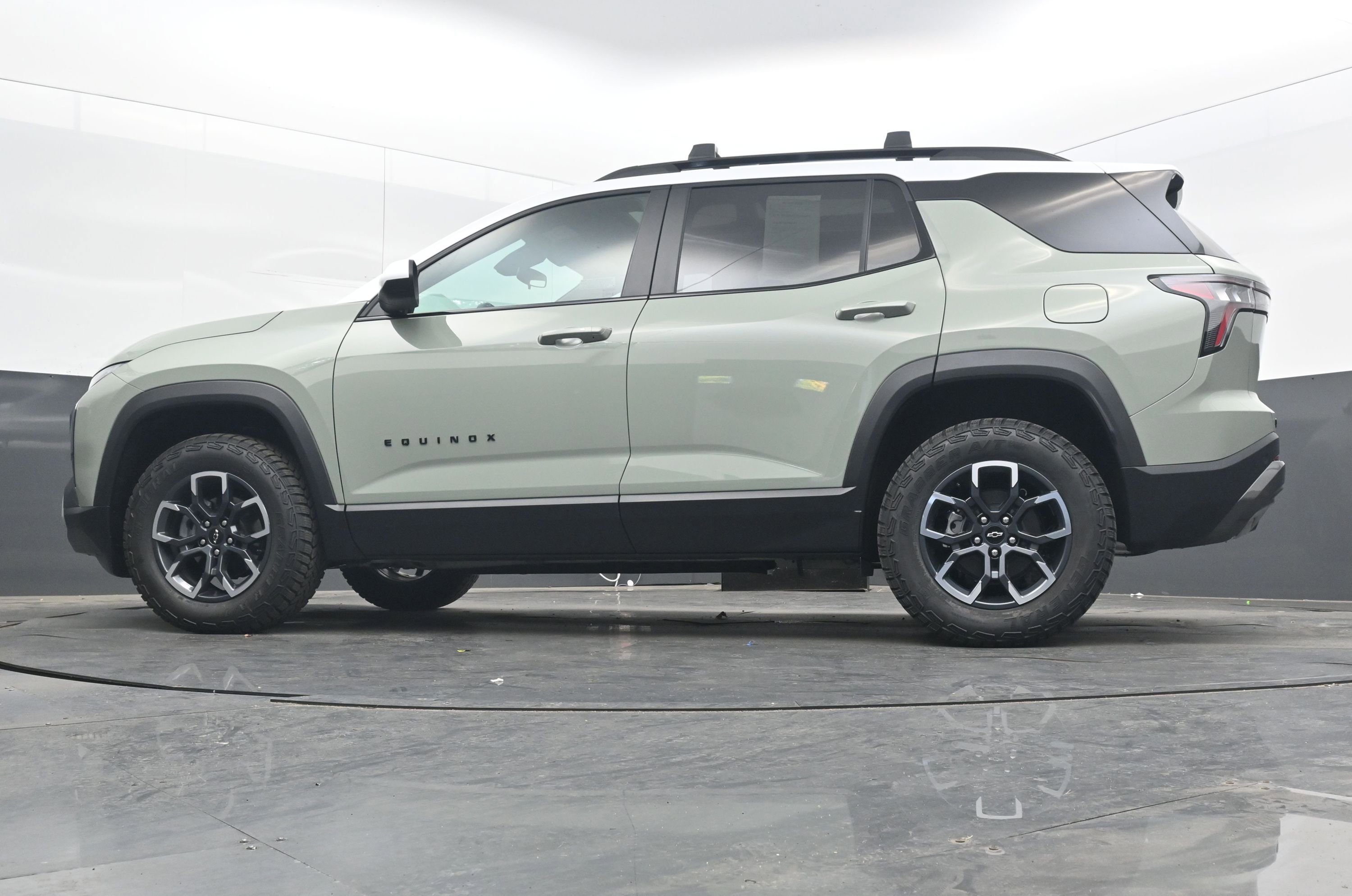 Used 2026 Chevrolet Equinox ACTIV w/ LPO, Floor Liner Package image 29