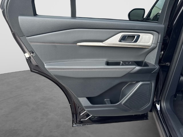 New 2027 Ford Explorer Active RWD image 14