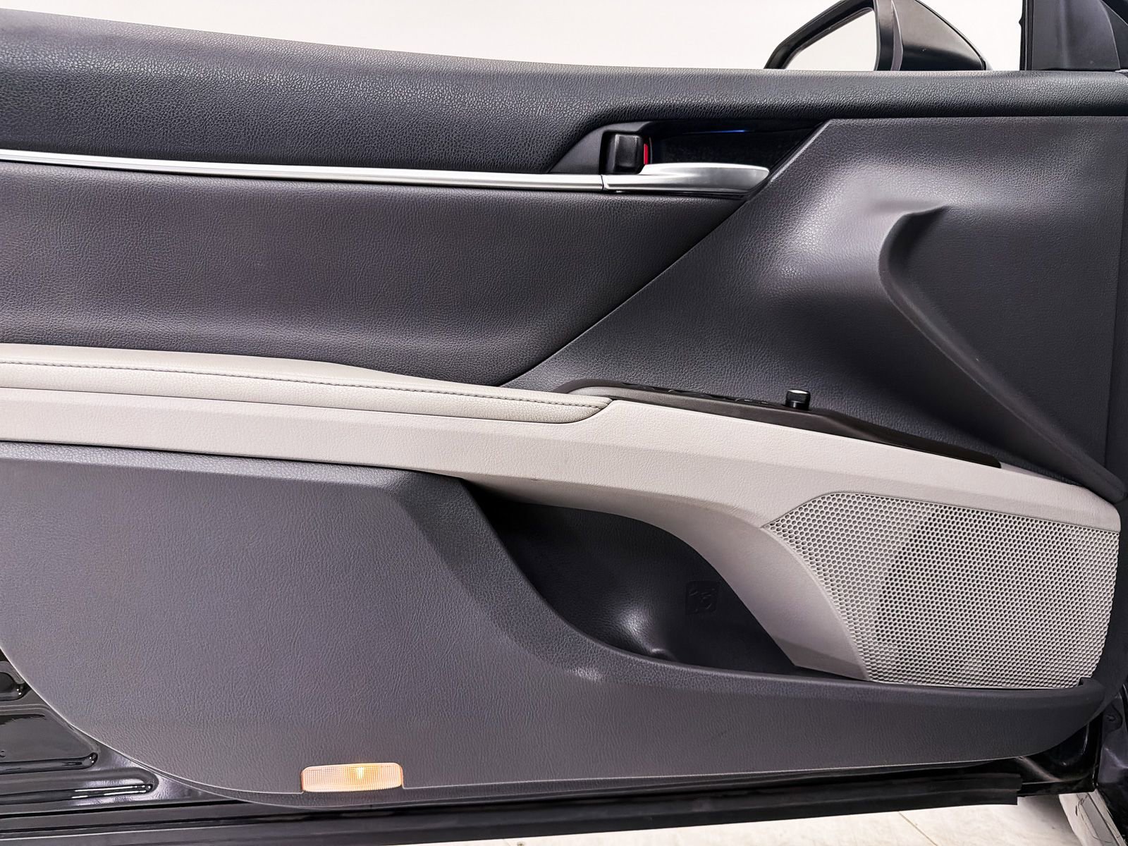 Used 2021 Toyota Camry XSE w/ Navigation Package FWD image 21