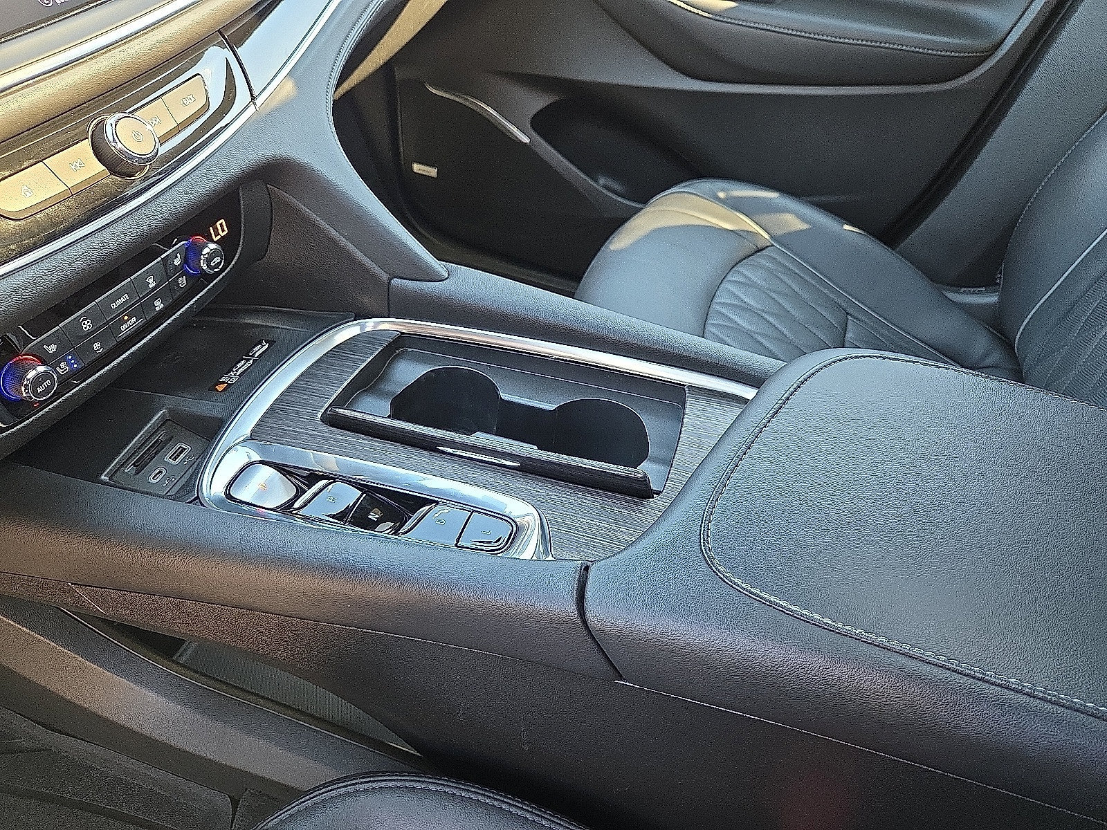 Certified 2023 Buick Enclave Avenir w/ Trailering Package, 5000 lbs. AWD/4WD image 10