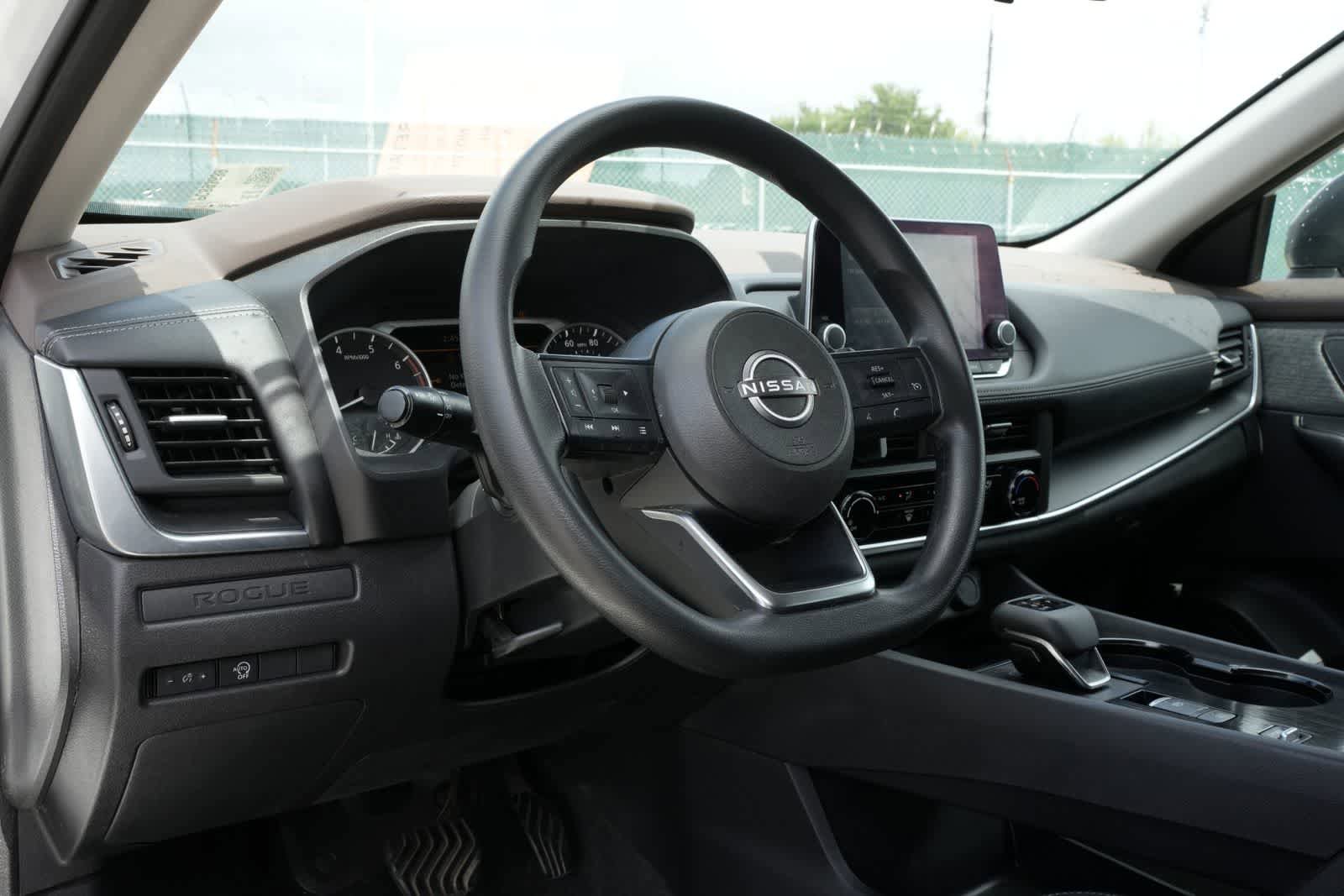 Used 2023 Nissan Rogue S FWD image 15
