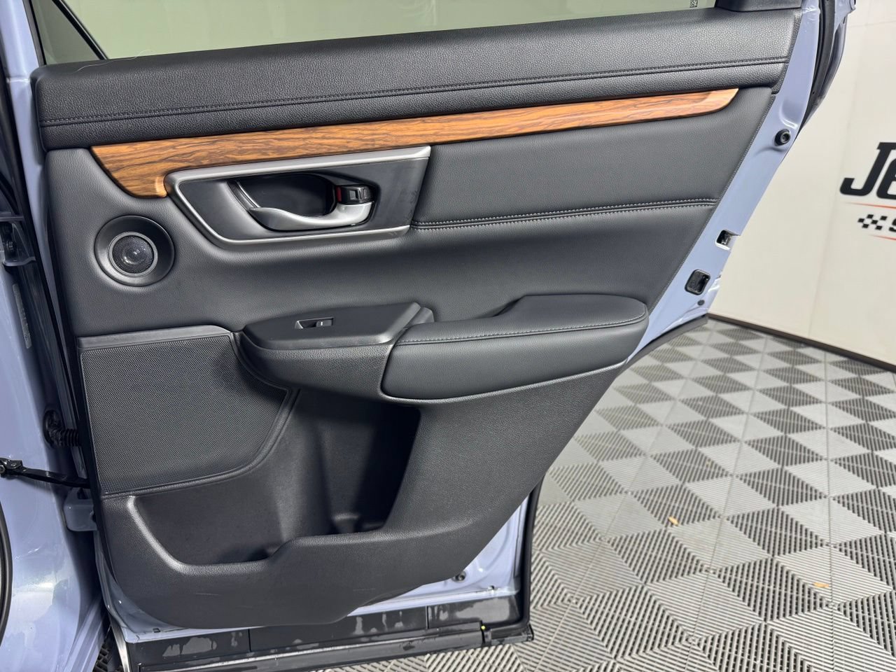 Used 2022 Honda CR-V Touring image 34
