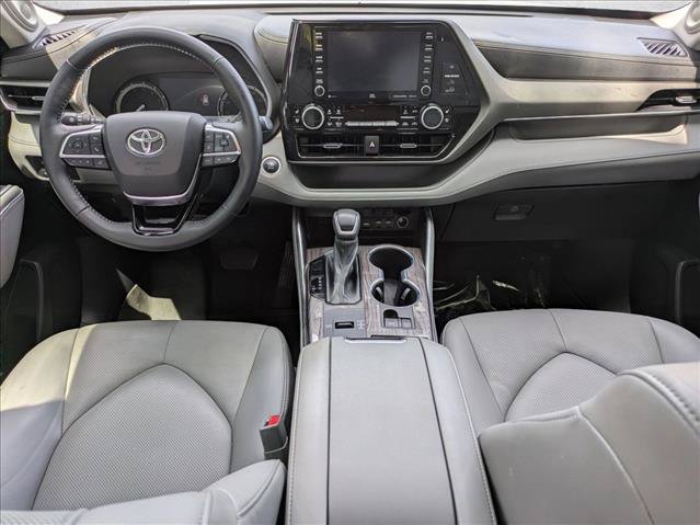 Used 2021 Toyota Highlander Limited FWD image 17