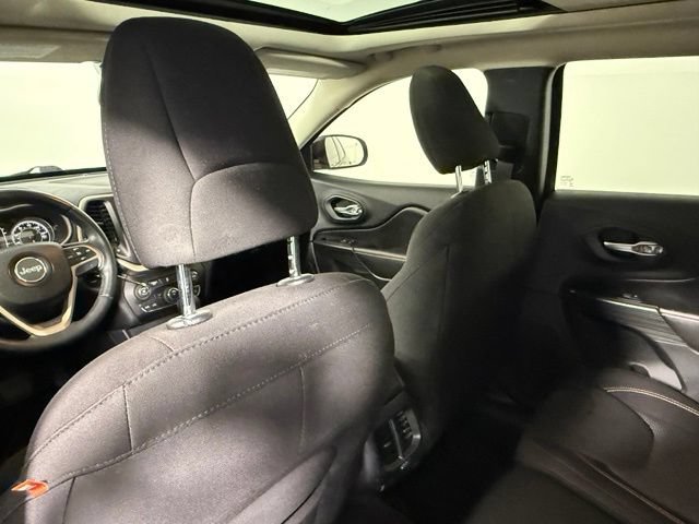 Used 2016 Jeep Cherokee 75th Anniversary AWD/4WD image 38