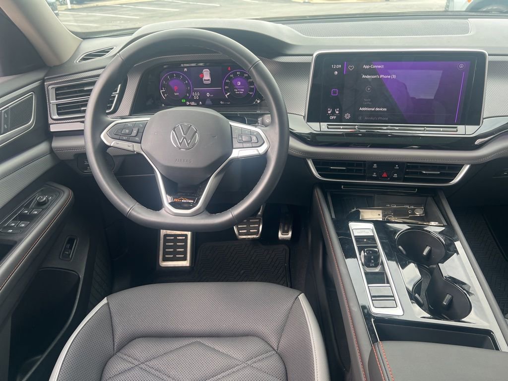 Used 2025 Volkswagen Atlas Peak Edition SE image 26