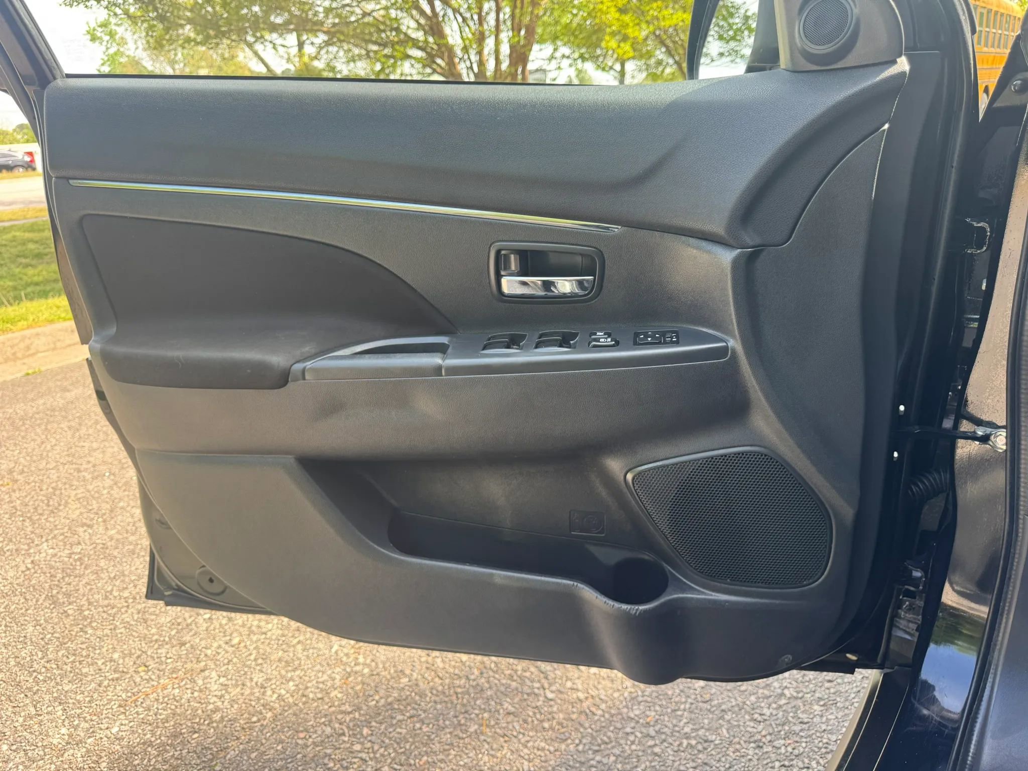 Used 2020 Mitsubishi Outlander Sport ES FWD image 9