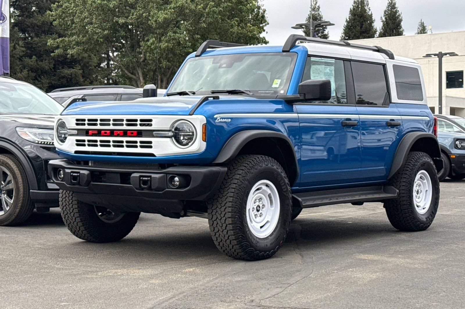 Used 2026 Ford Bronco Heritage Edition AWD/4WD image 8