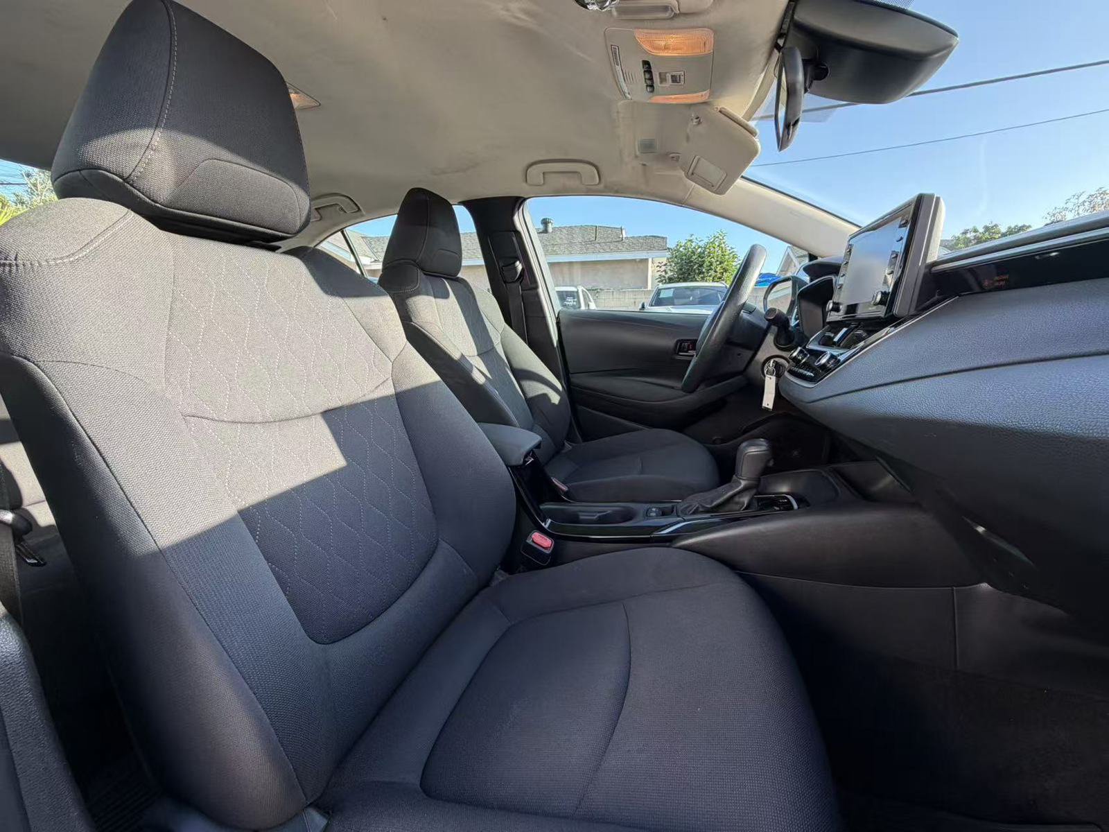 Used 2022 Toyota Corolla LE FWD image 11