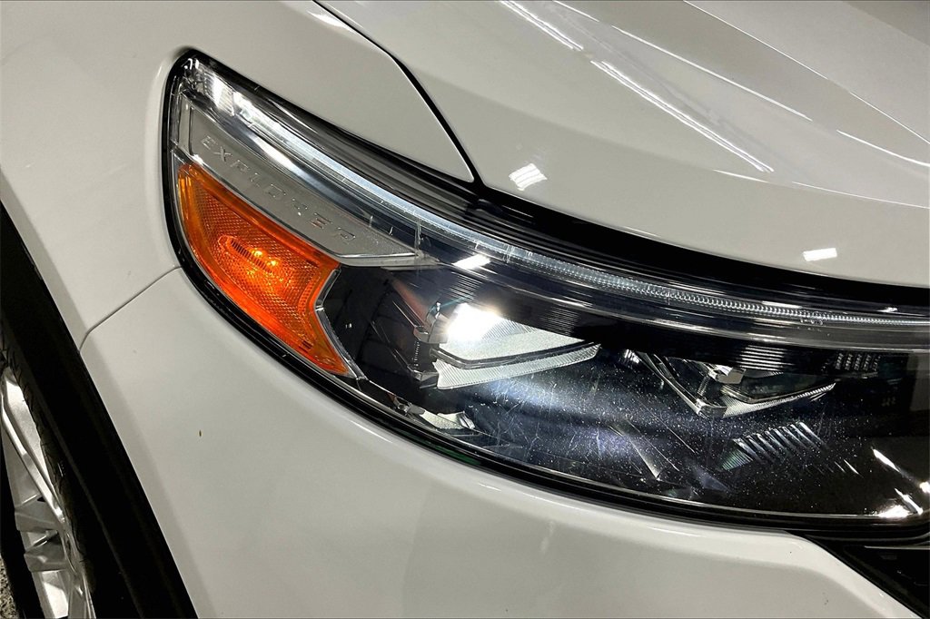 Used 2023 Ford Explorer XLT w/ Equipment Group 202A image 31