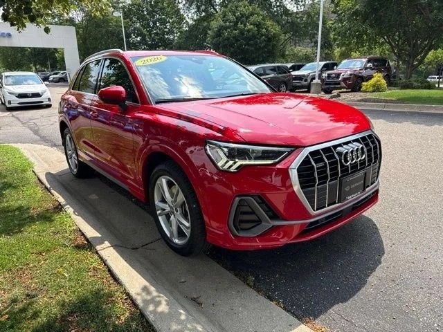 Used 2020 Audi Q3 2.0T Premium Plus w/ Premium Plus Package AWD/4WD image 11