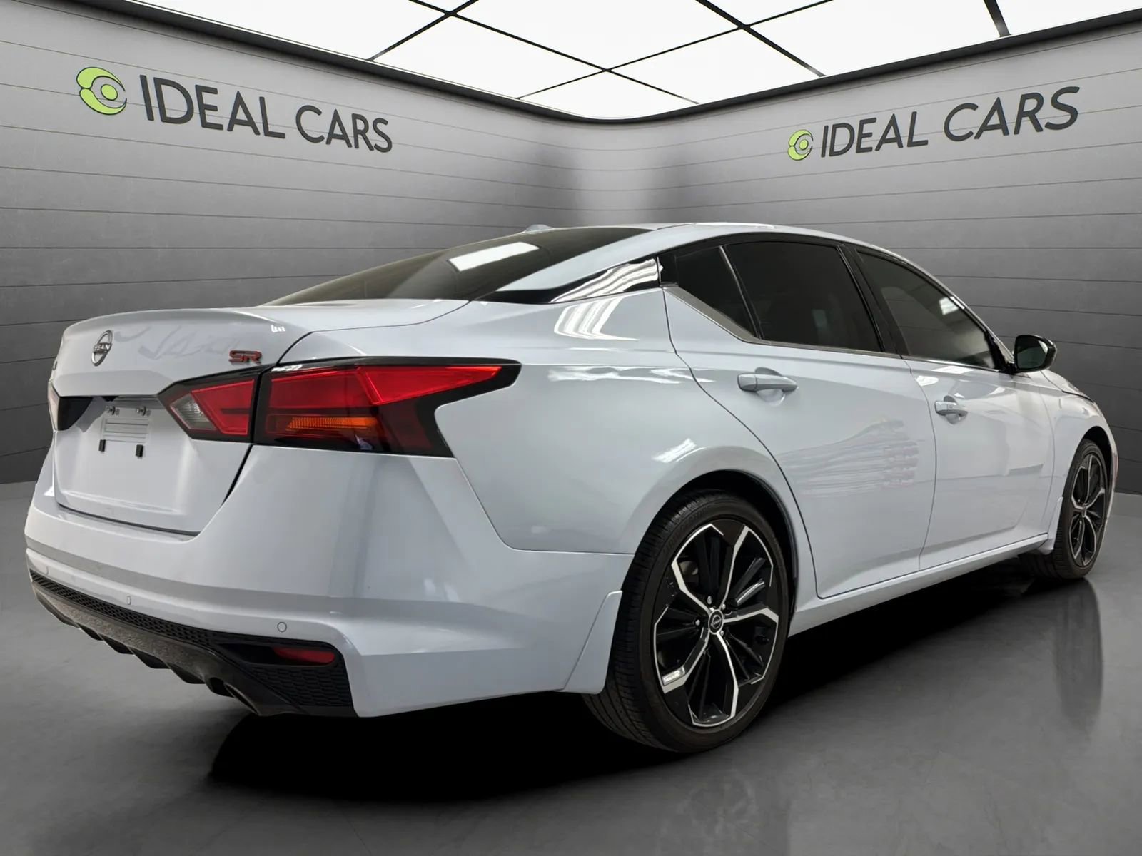 Used 2025 Nissan Altima 2.5 SR FWD image 5