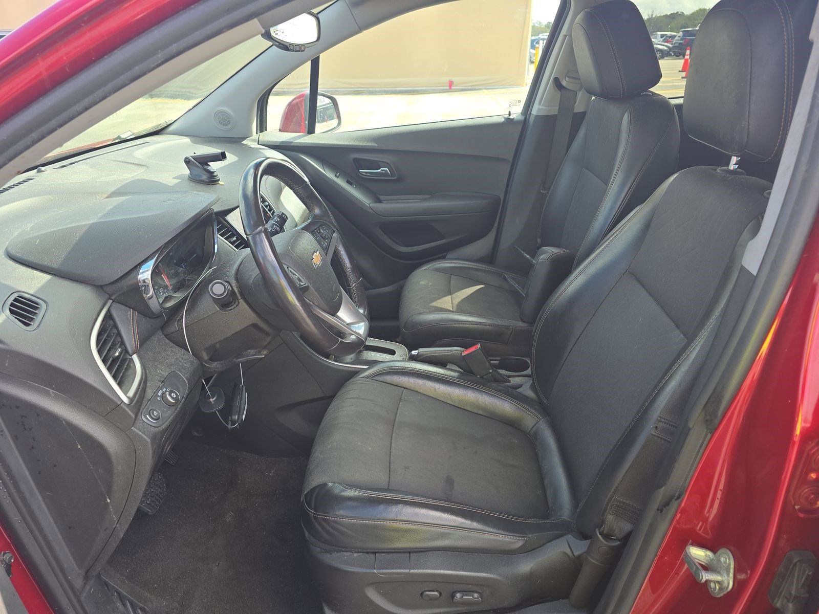 Used 2020 Chevrolet Trax LT w/ Driver Confidence Package image 14