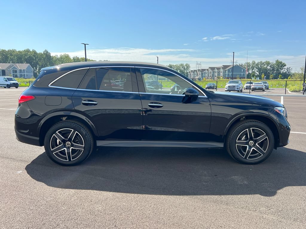 Used 2023 Mercedes-Benz GLC 300 4MATIC image 9
