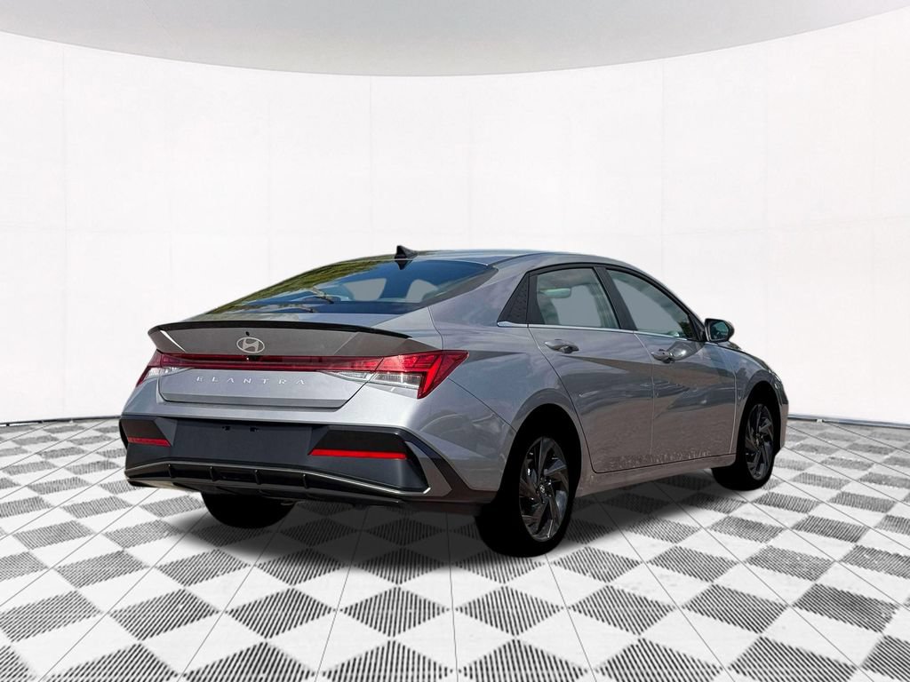 New 2026 Hyundai Elantra SEL Sport Premium FWD image 10