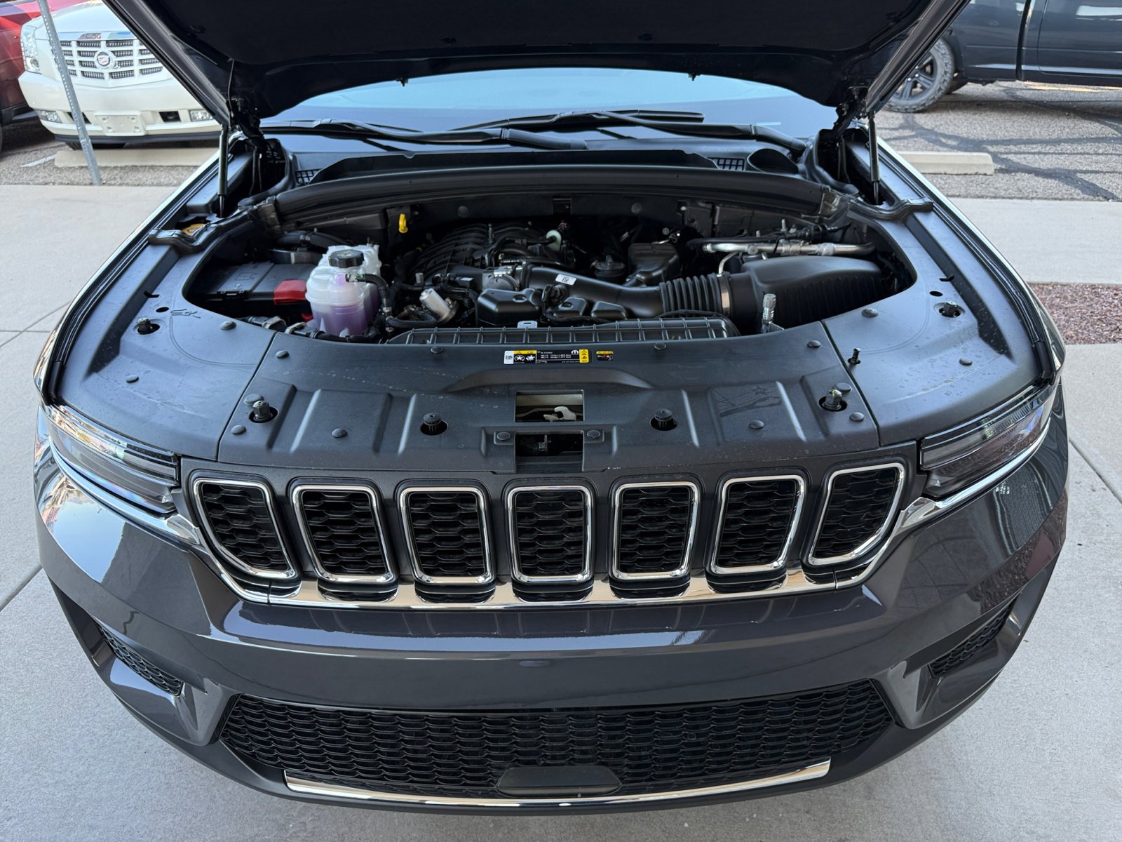 New 2025 Jeep Grand Cherokee Laredo X w/ Luxury Tech Group I image 30