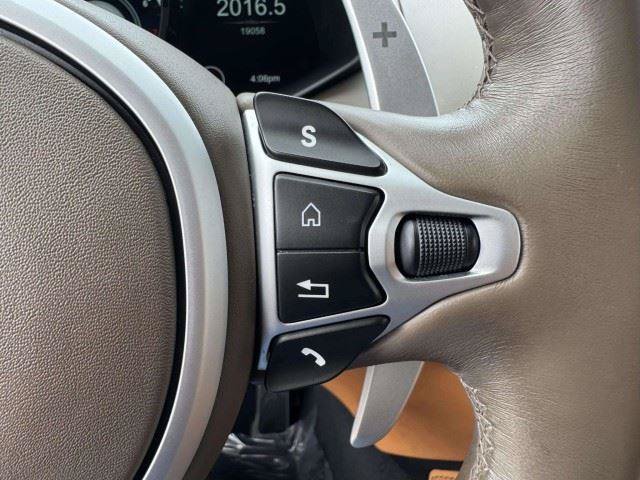 Used 2022 Aston Martin V8 Vantage Roadster RWD image 30