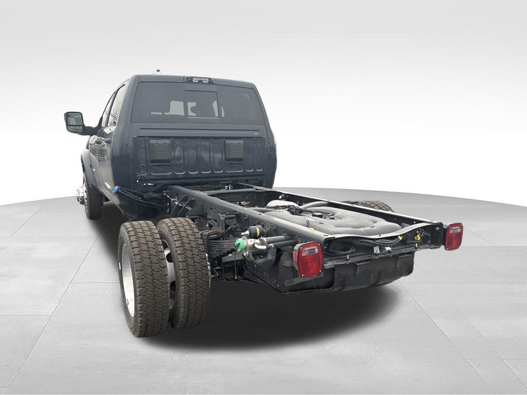 New 2026 RAM 4500 4x4 Crew Cab DRW w/ Laramie Trim Package image 7