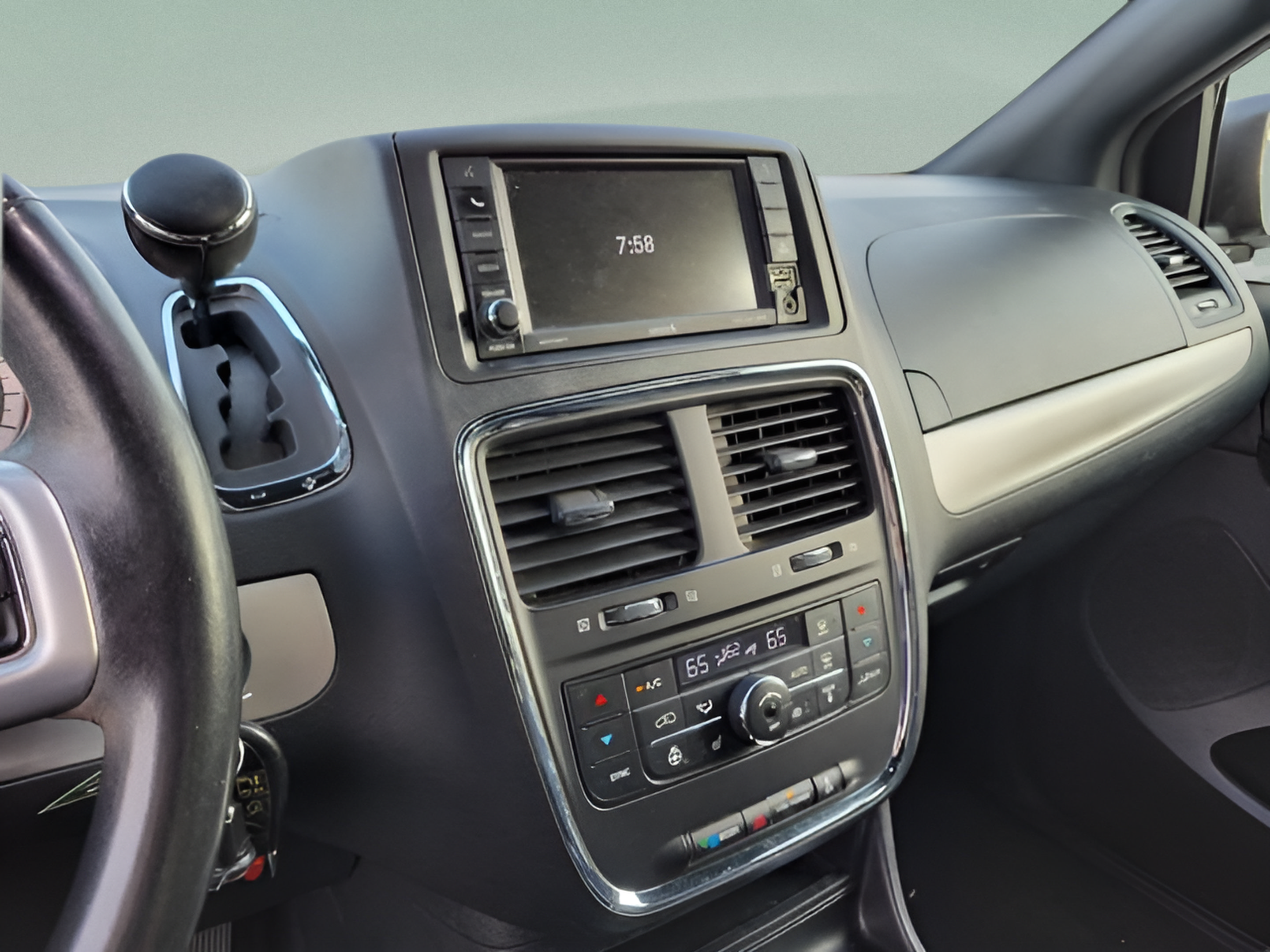 Used 2019 Dodge Grand Caravan GT FWD image 22