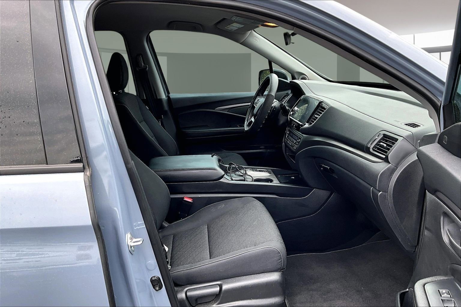 Used 2025 Honda Ridgeline Sport image 30