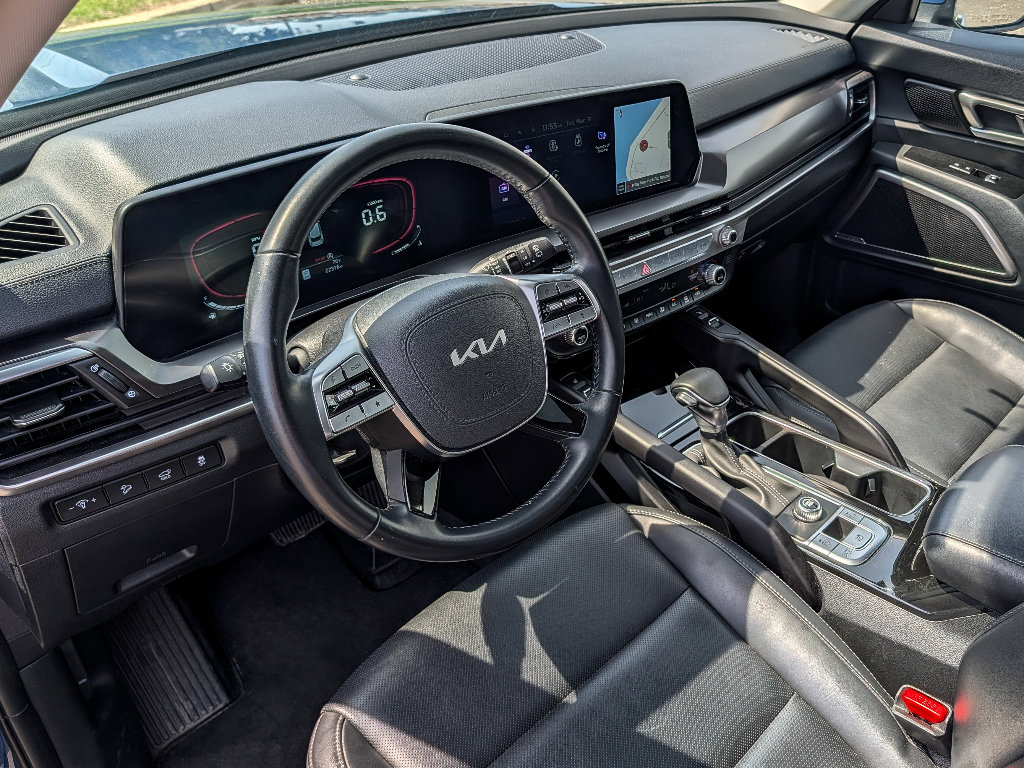 Used 2025 Kia Telluride S FWD image 19
