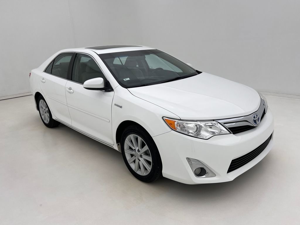 Used 2012 Toyota Camry XLE w/ Leather Pkg image 2