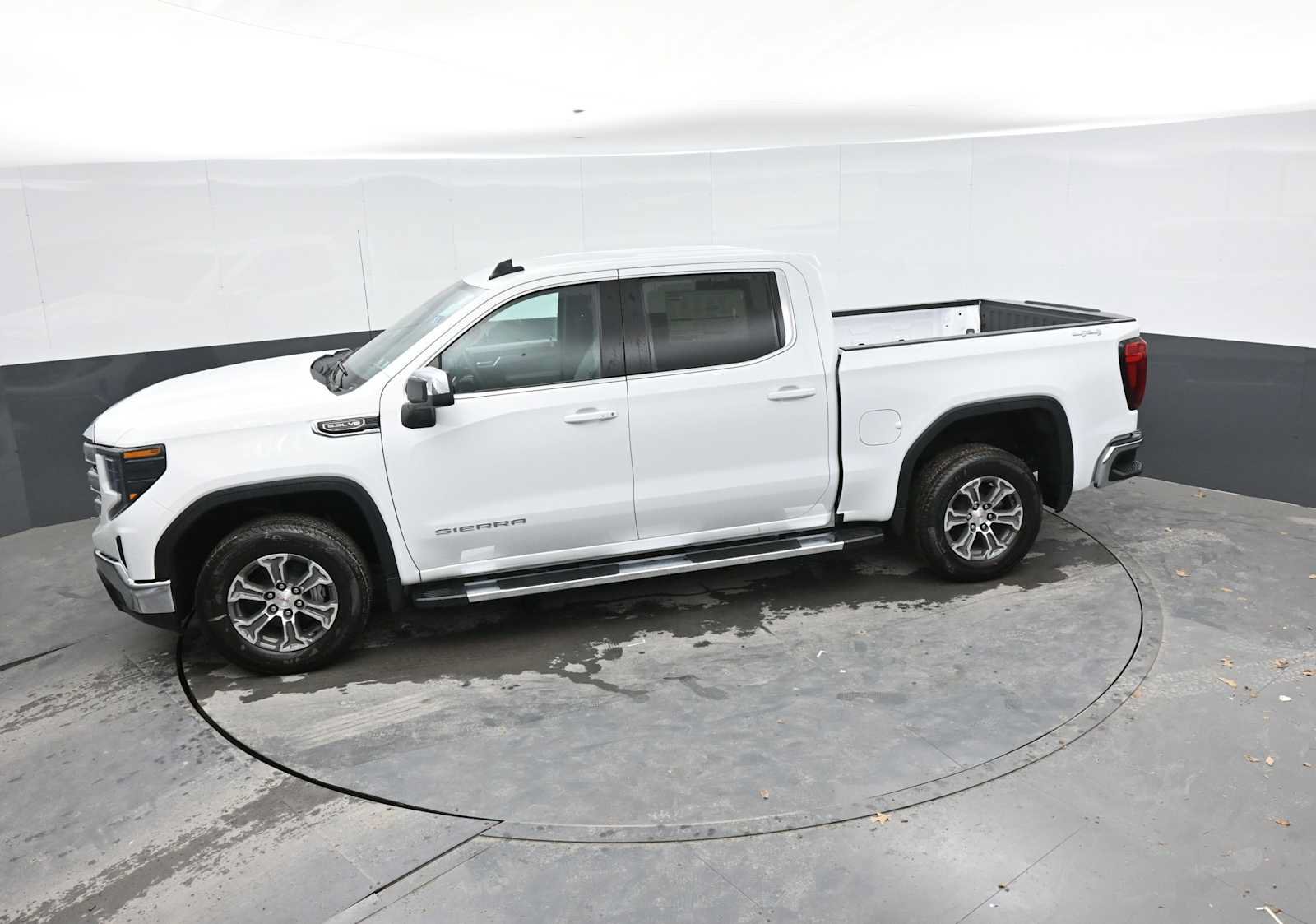 New 2026 GMC Sierra 1500 SLE w/ Preferred Package AWD/4WD image 29