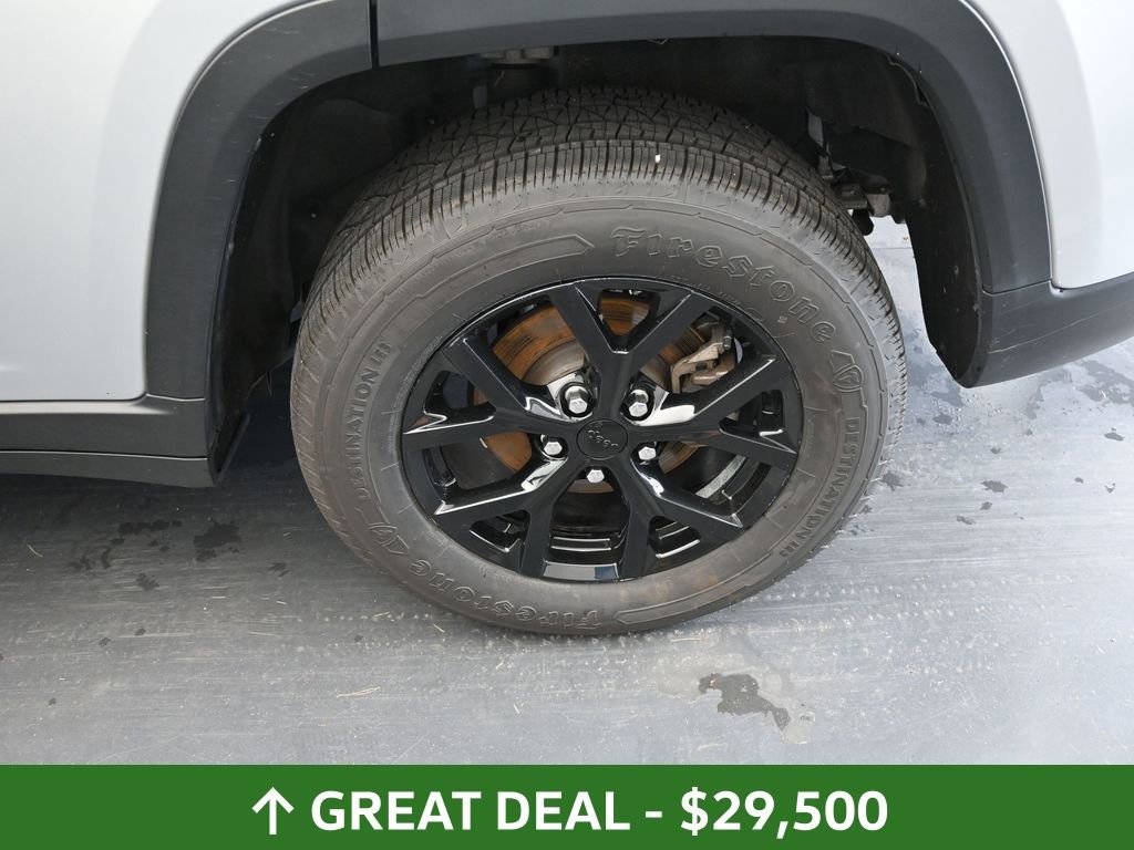Used 2024 Jeep Grand Cherokee Altitude image 15