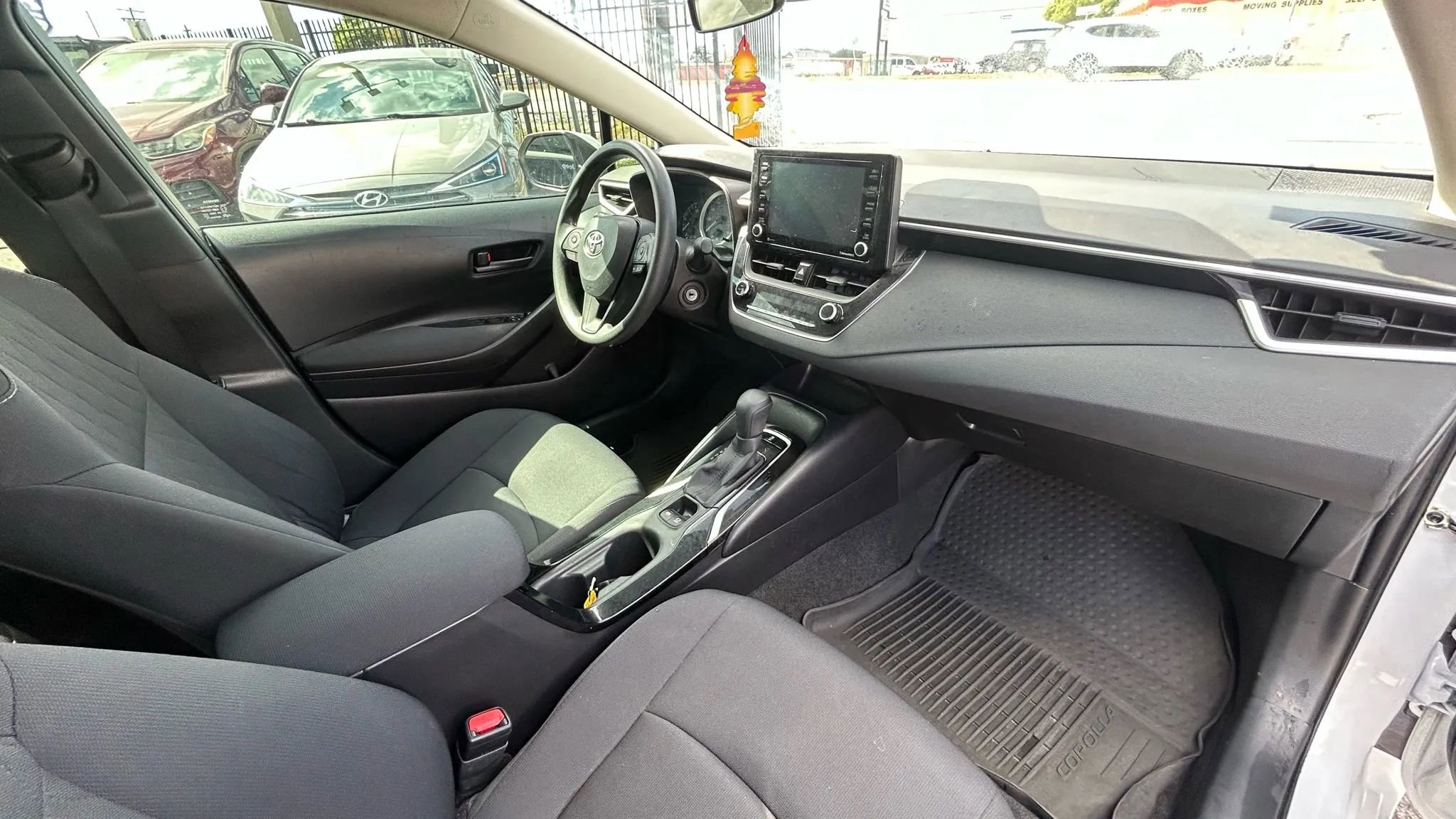 Used 2022 Toyota Corolla LE image 12