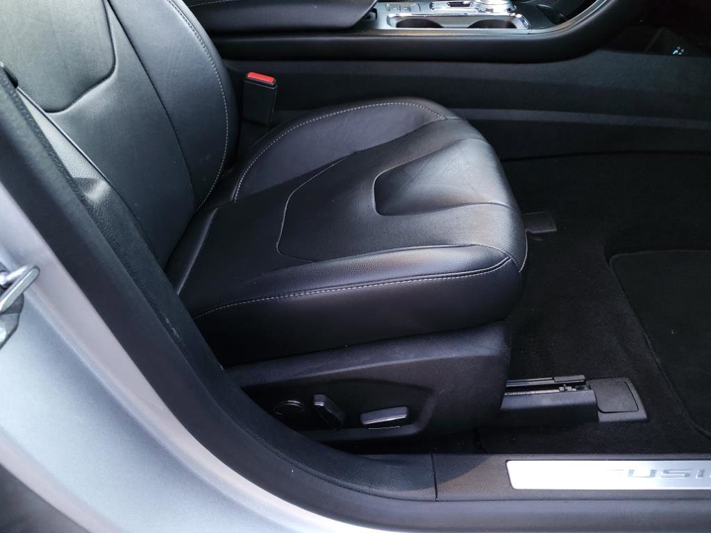 Used 2019 Ford Fusion Titanium image 14