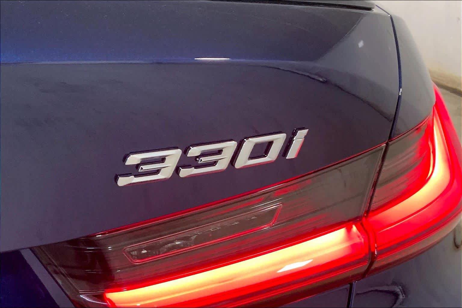 New 2026 BMW 330i xDrive Sedan w/ M Sport Package AWD/4WD image 15