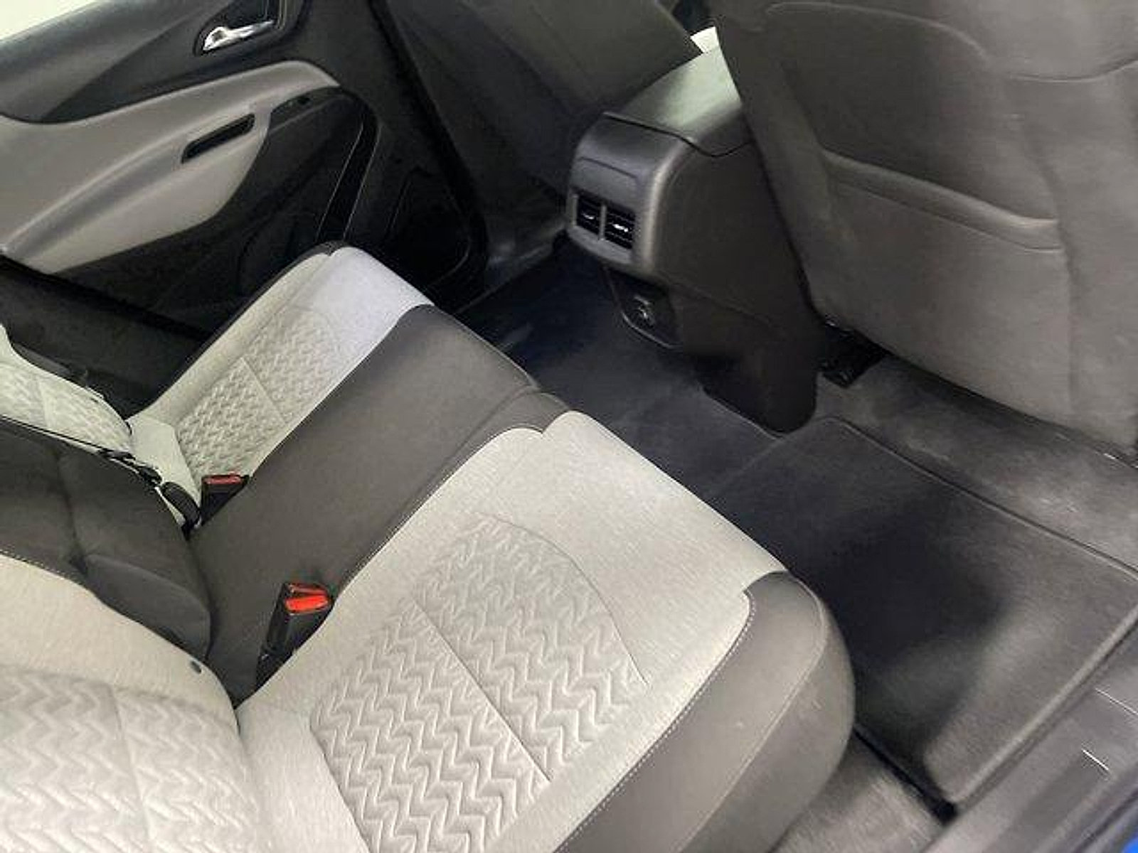 Used 2024 Chevrolet Equinox LS w/ LS Convenience Package FWD image 16