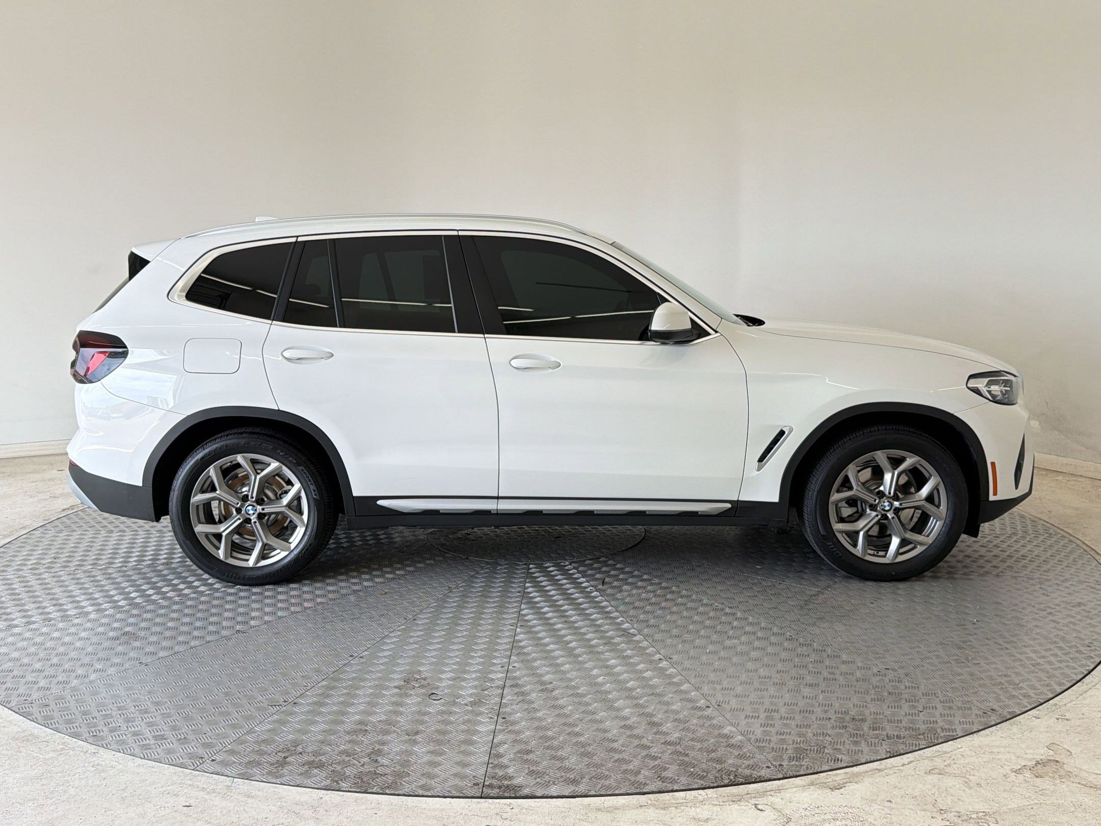 Used 2024 BMW X3 xDrive30i w/ Convenience Package AWD/4WD image 8