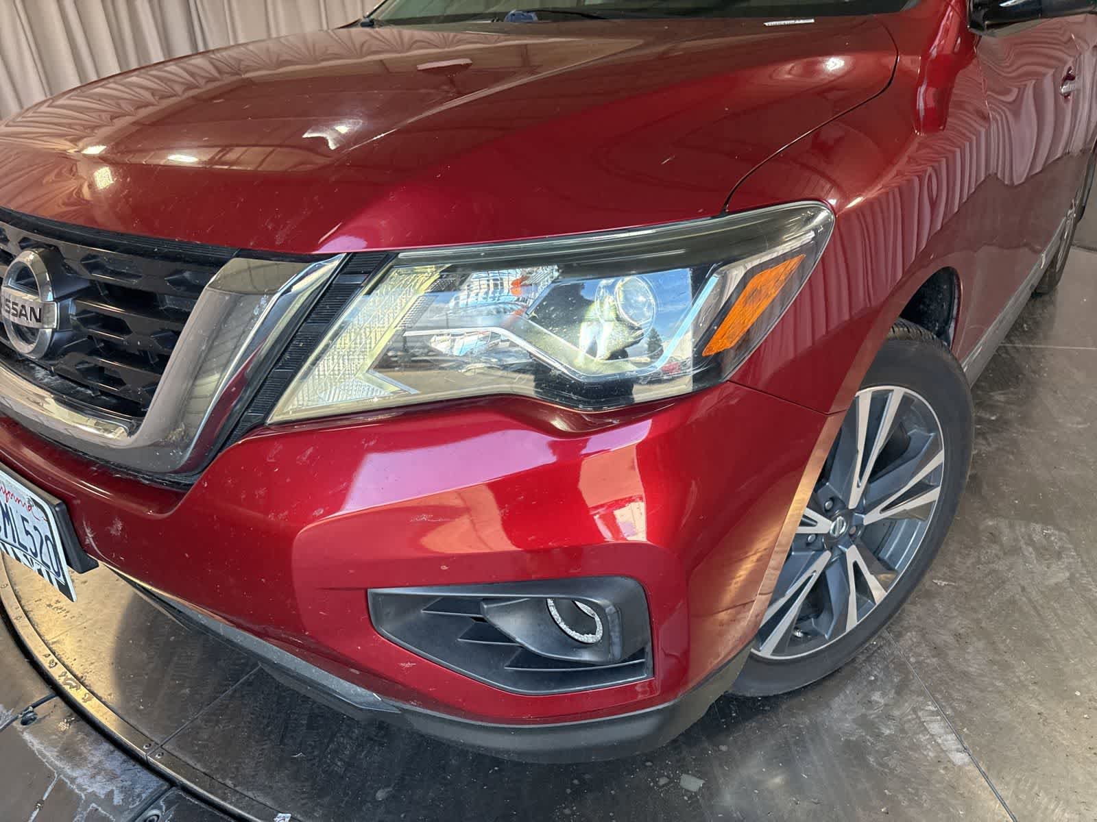 Used 2018 Nissan Pathfinder Platinum FWD image 9